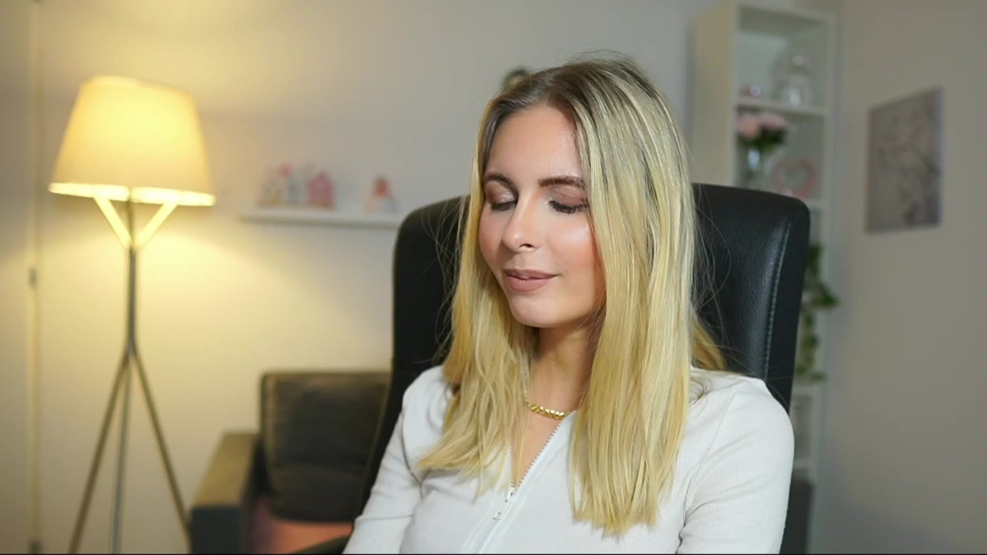 Gallery image thumbnail from Catecrago_'s myfreecams stream on, 05/08/2025, 17:49 image 16 of 20
