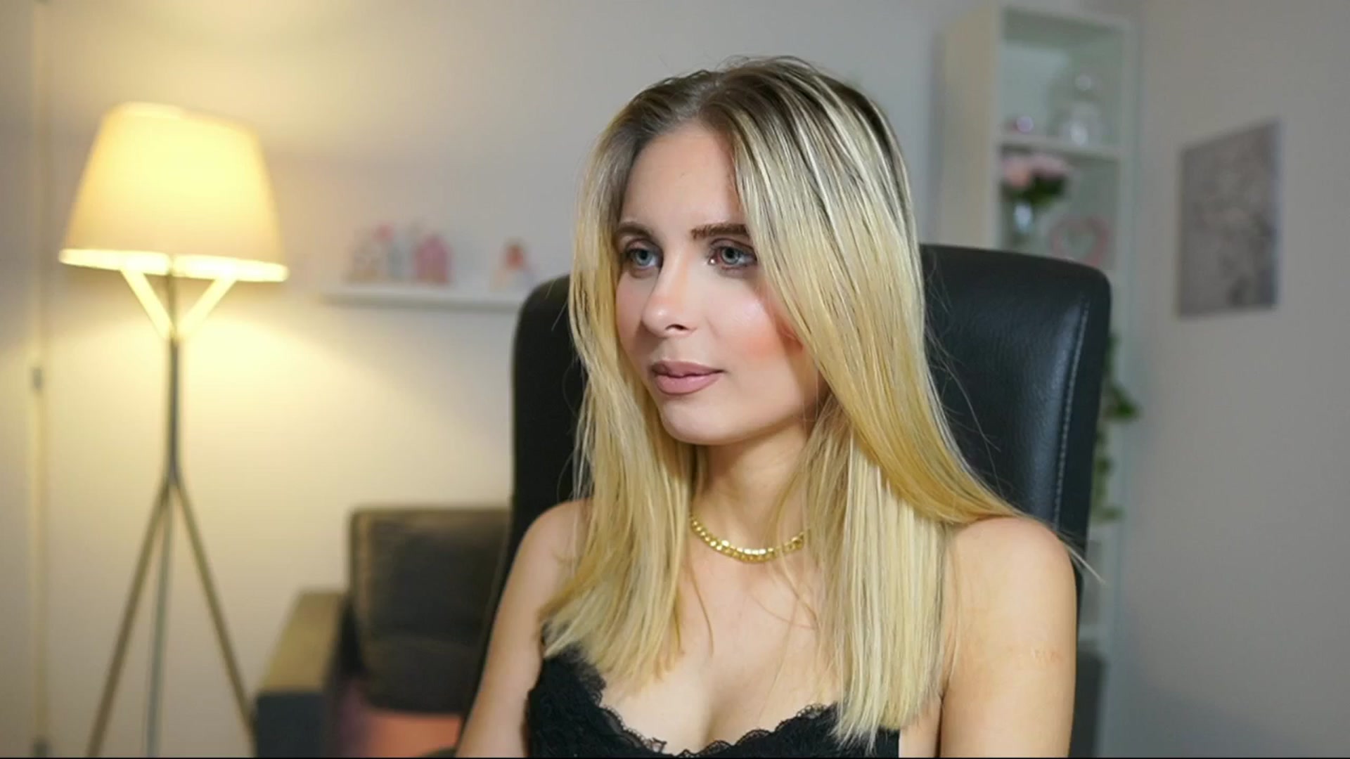 Gallery image thumbnail from Catecrago_'s myfreecams stream on, 05/10/2025, 08:31 image 11 of 20
