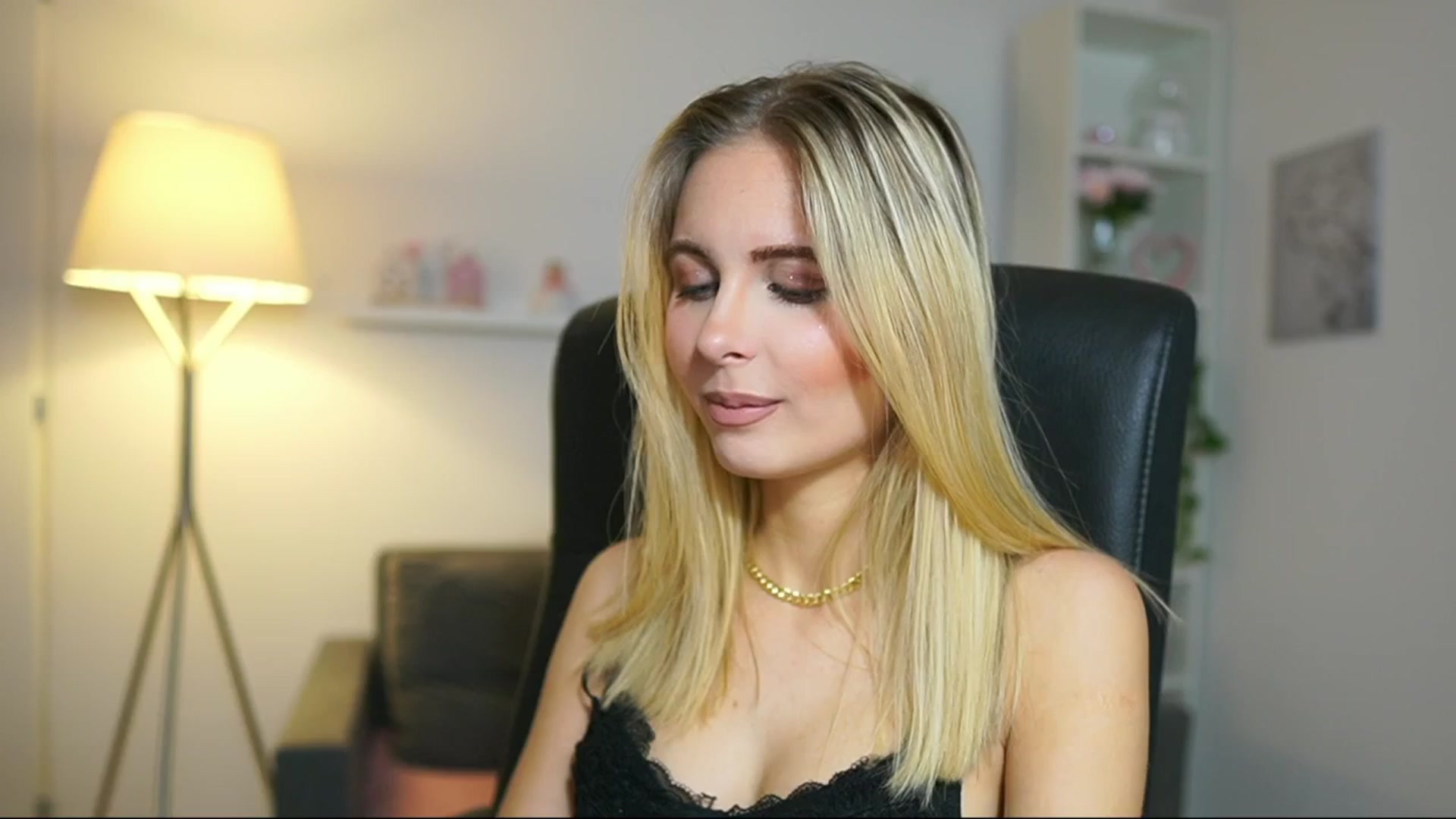 Gallery image thumbnail from Catecrago_'s myfreecams stream on, 05/10/2025, 08:31 image 8 of 20