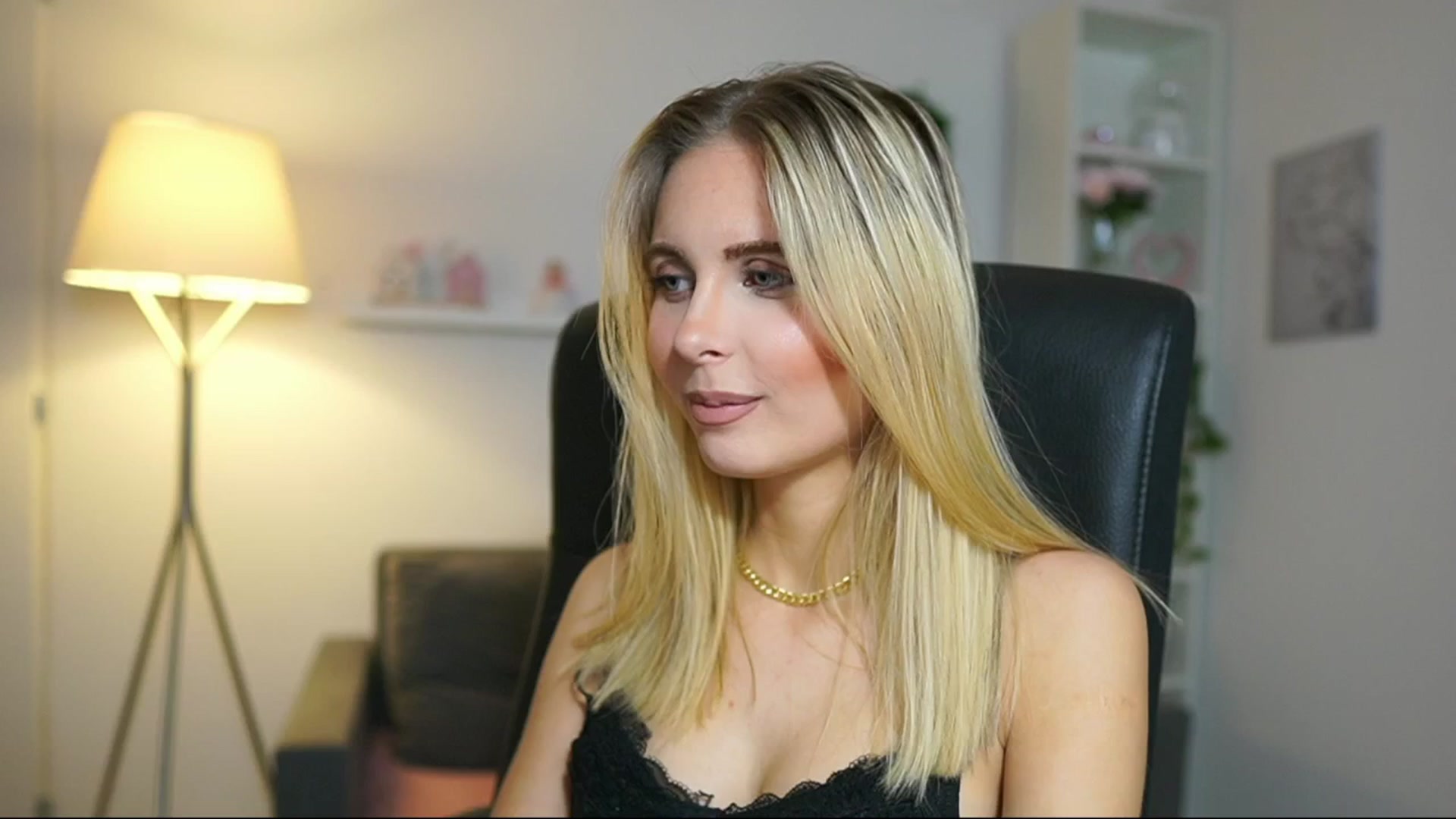 Gallery image thumbnail from Catecrago_'s myfreecams stream on, 05/10/2025, 08:31 image 9 of 20