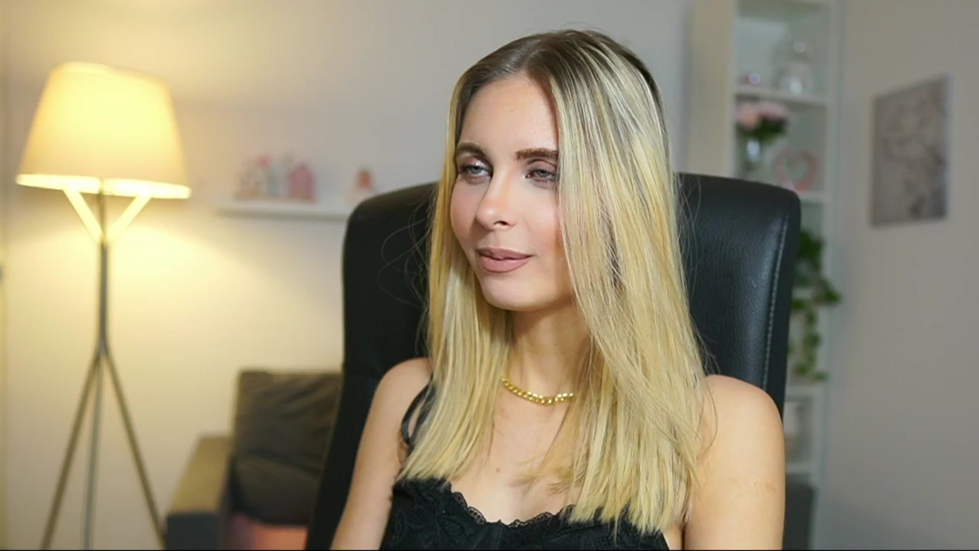 Gallery image thumbnail from Catecrago_'s myfreecams stream on, 05/10/2025, 09:30 image 2 of 20