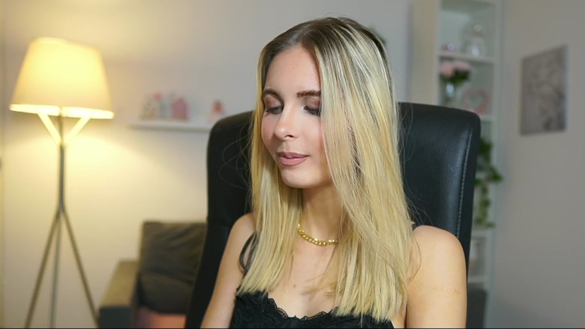 Gallery image thumbnail from Catecrago_'s myfreecams stream on, 05/10/2025, 09:30 image 4 of 20