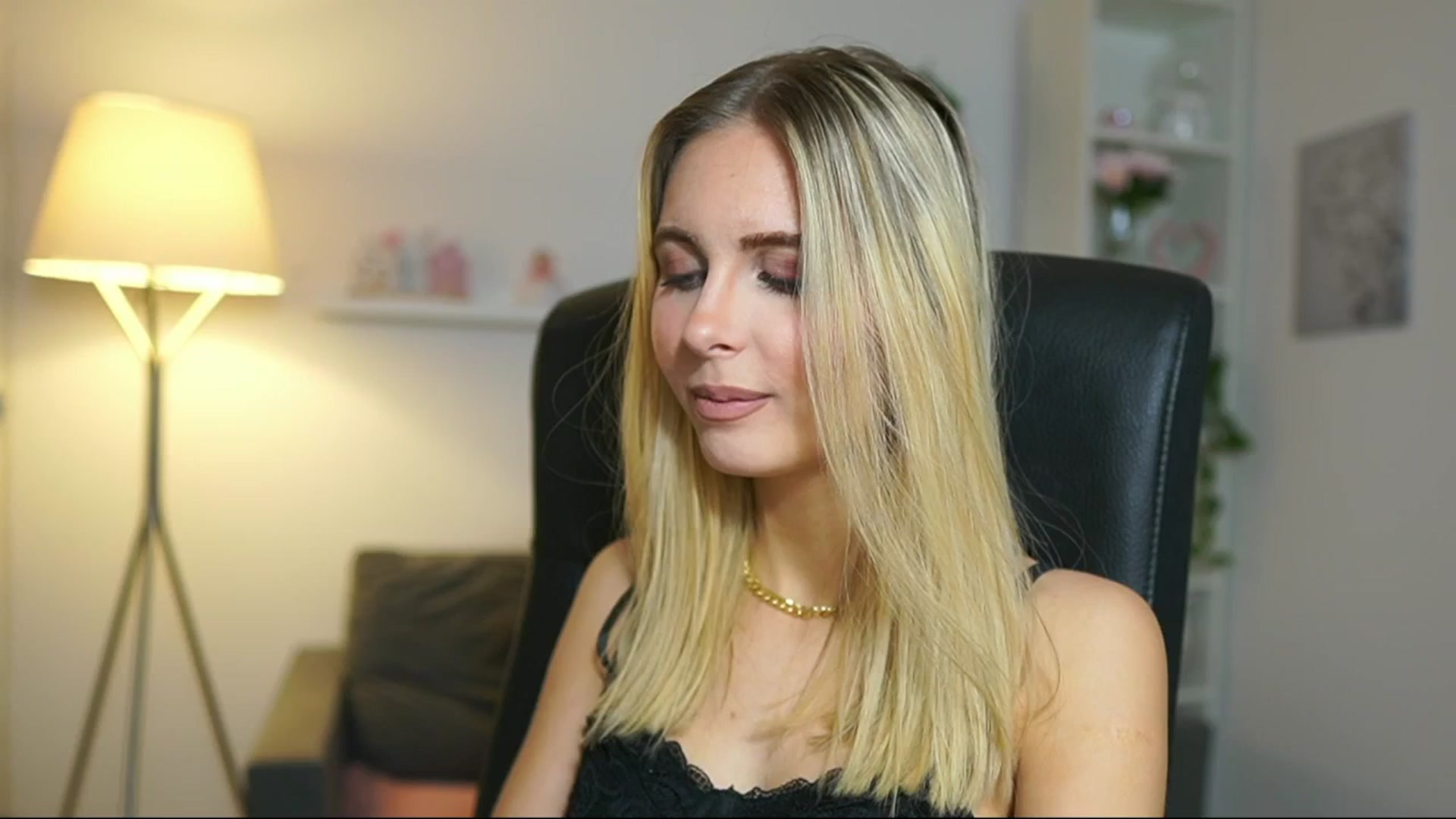 Gallery image thumbnail from Catecrago_'s myfreecams stream on, 05/10/2025, 09:30 image 8 of 20