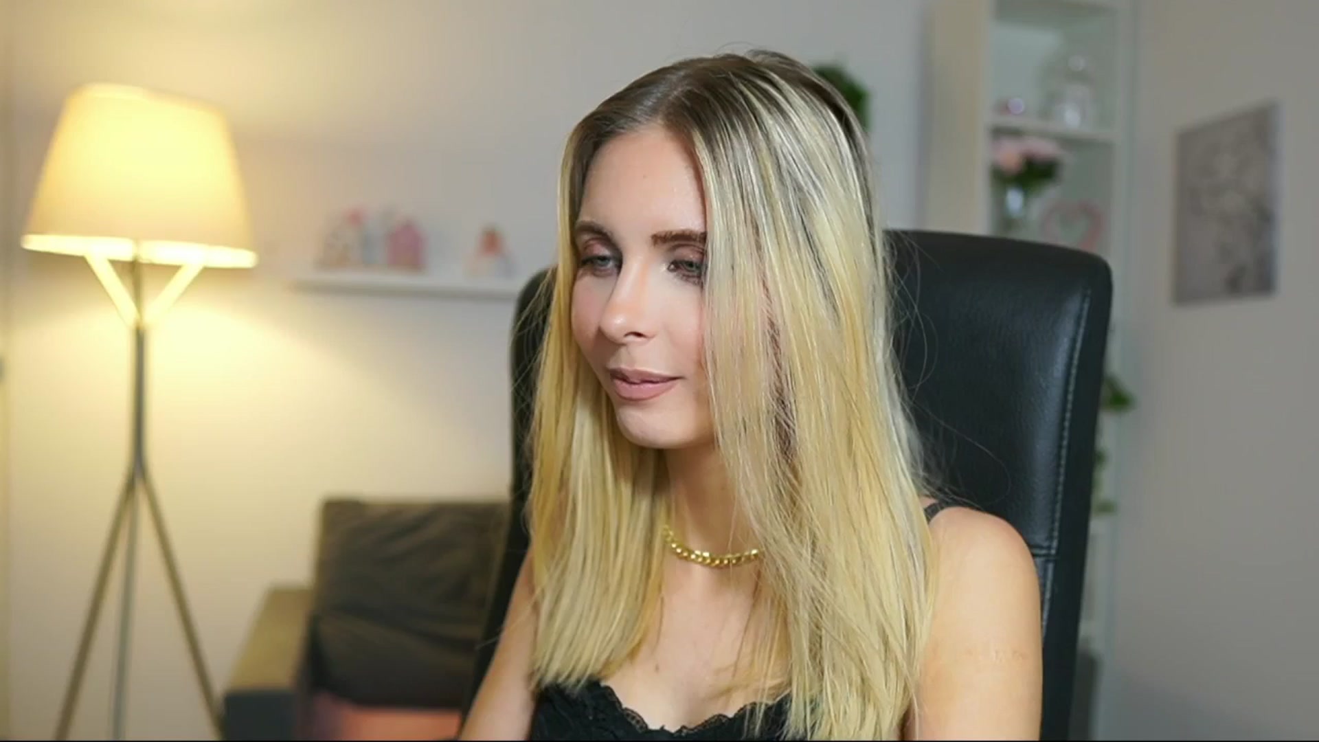 Gallery image thumbnail from Catecrago_'s myfreecams stream on, 05/10/2025, 09:30 image 18 of 20