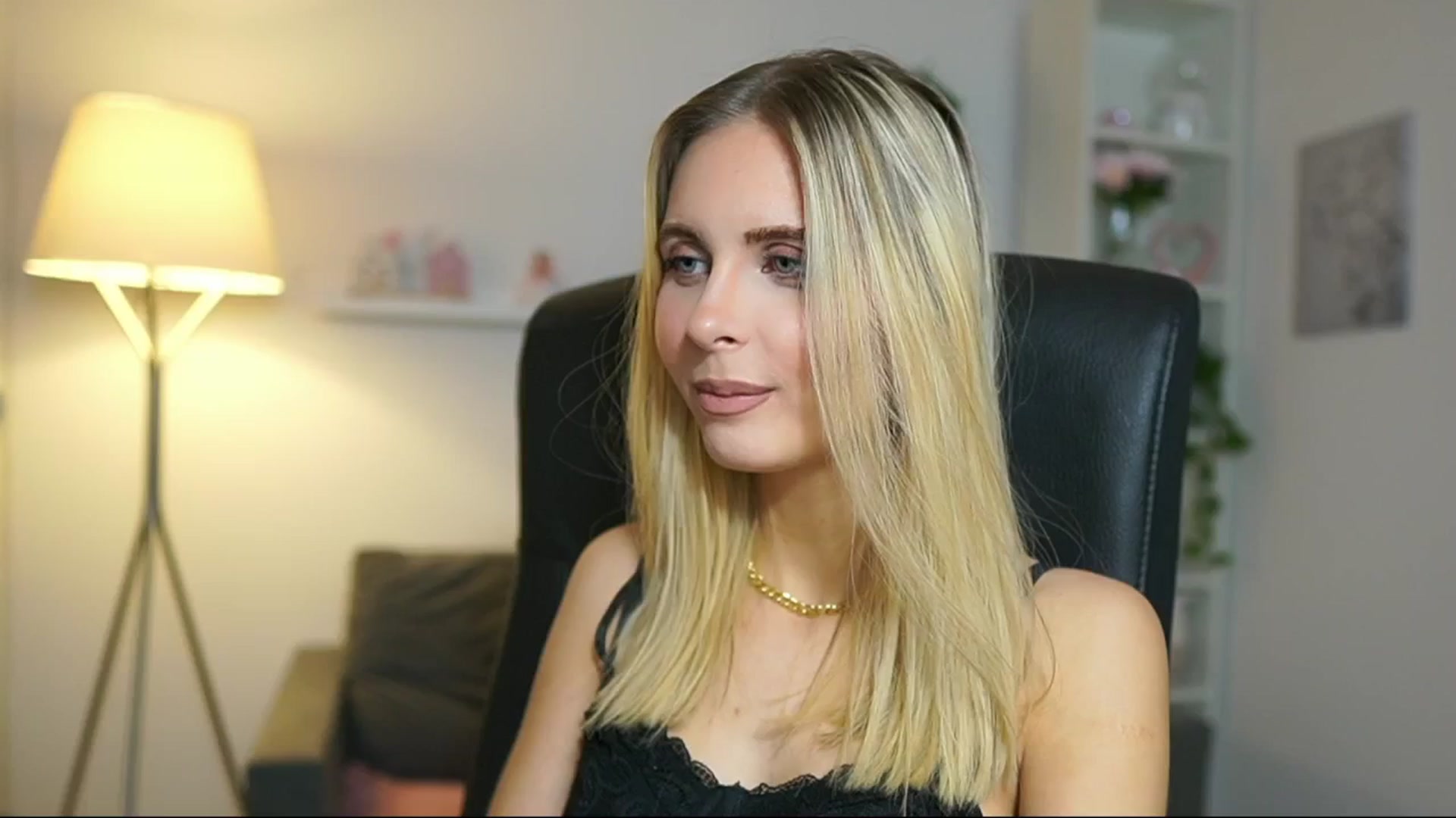 Gallery image thumbnail from Catecrago_'s myfreecams stream on, 05/10/2025, 09:30 image 7 of 20