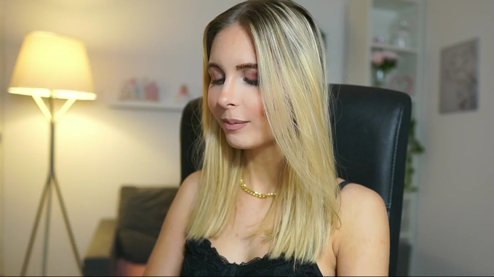 Gallery image thumbnail from Catecrago_'s myfreecams stream on, 05/10/2025, 09:30 image 1 of 20