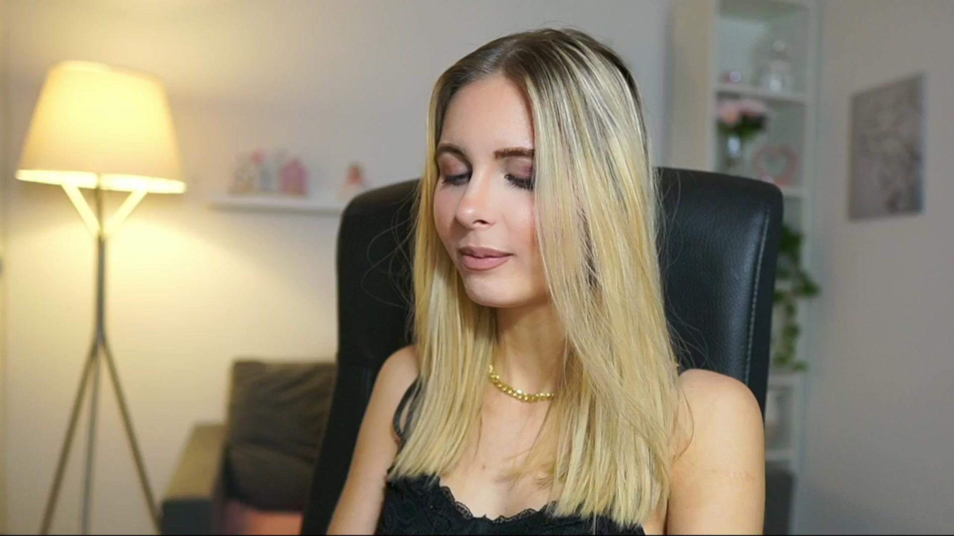 Gallery image thumbnail from Catecrago_'s myfreecams stream on, 05/10/2025, 09:30 image 5 of 20
