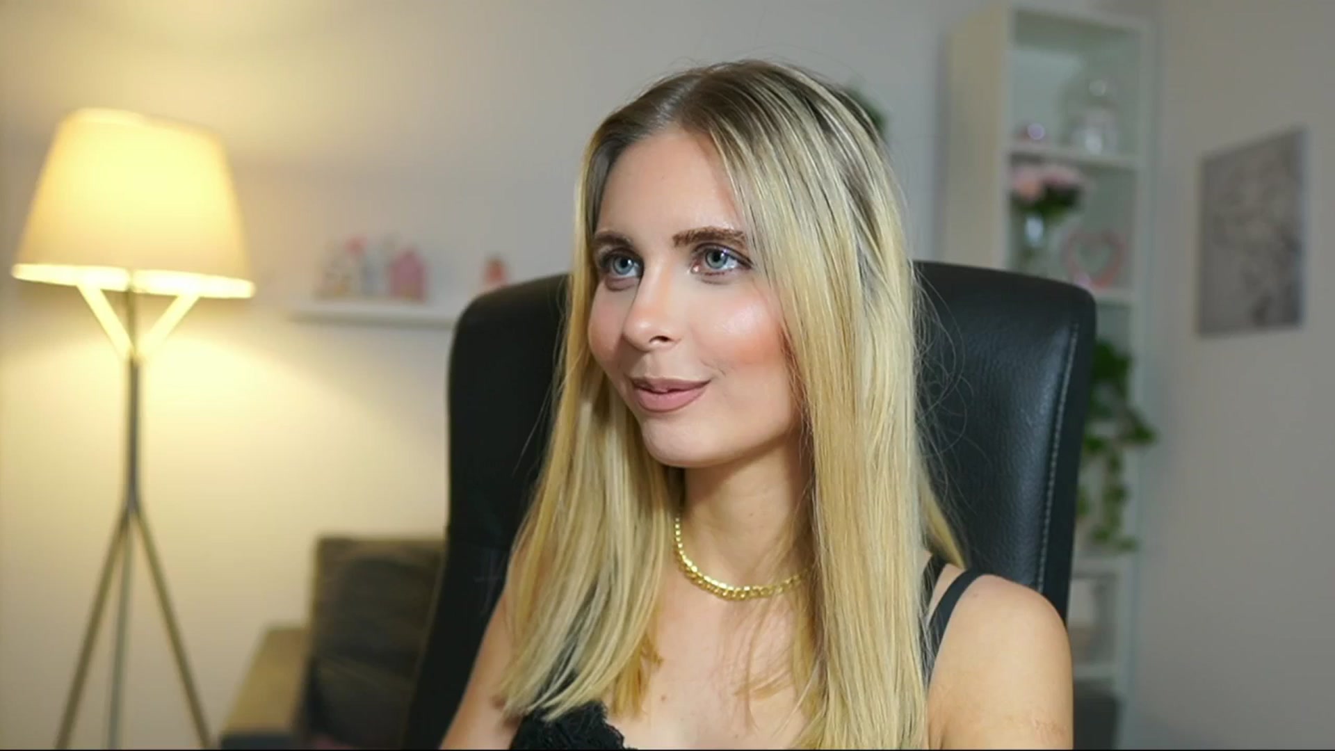 Gallery image thumbnail from Catecrago_'s myfreecams stream on, 05/10/2025, 11:27 image 1 of 20