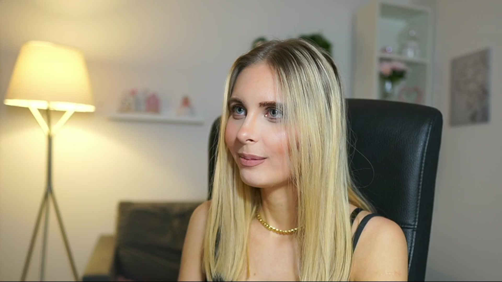 Gallery image thumbnail from Catecrago_'s myfreecams stream on, 05/10/2025, 11:27 image 15 of 20