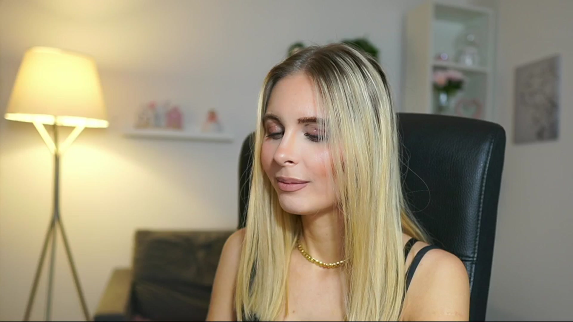 Gallery image thumbnail from Catecrago_'s myfreecams stream on, 05/10/2025, 11:27 image 14 of 20