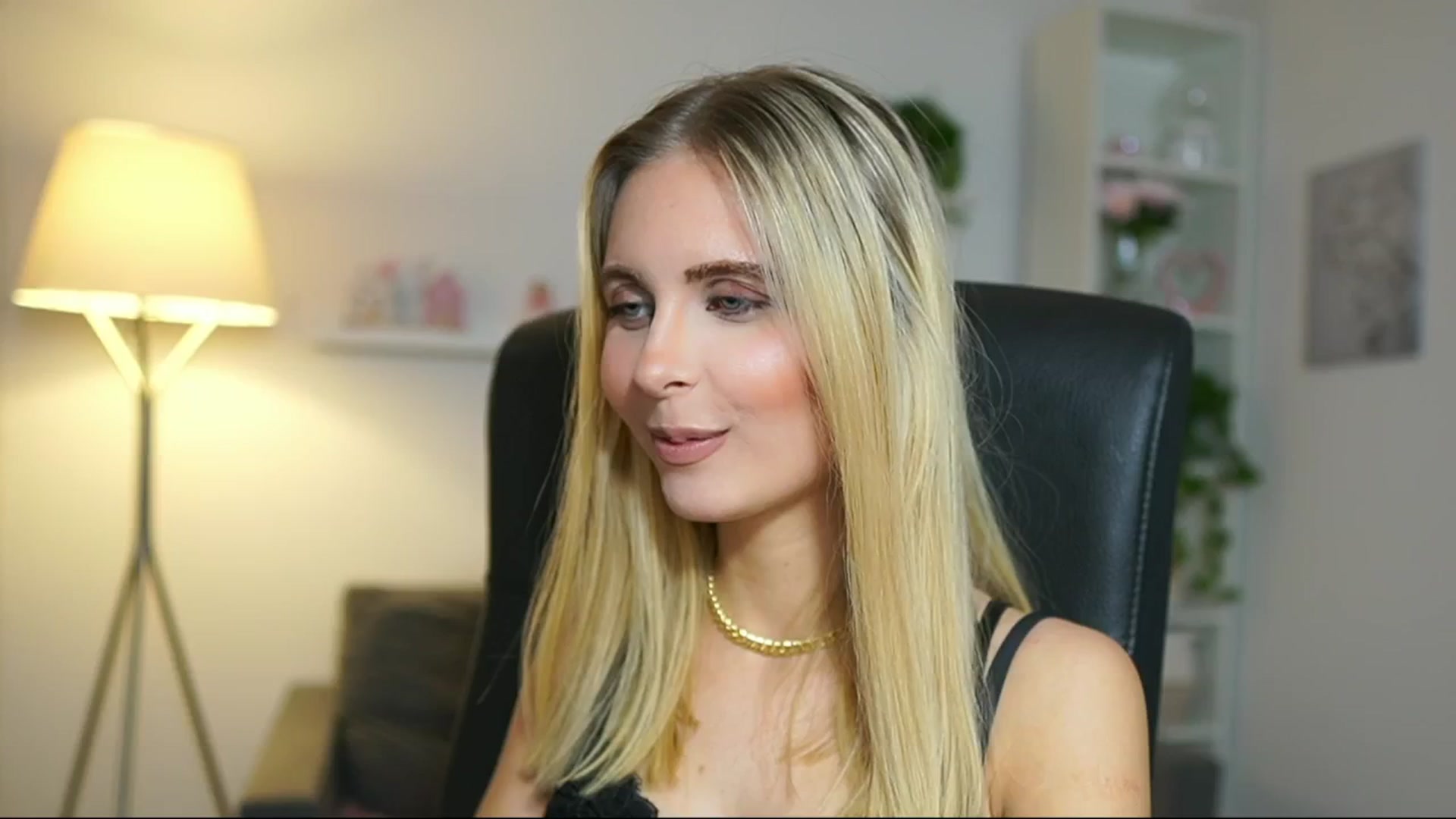 Gallery image thumbnail from Catecrago_'s myfreecams stream on, 05/10/2025, 11:27 image 3 of 20