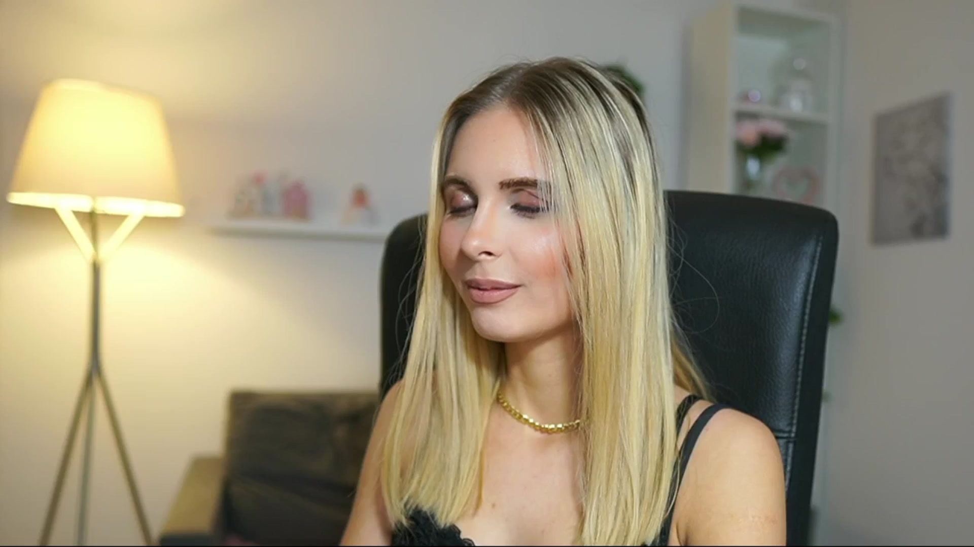 Gallery image thumbnail from Catecrago_'s myfreecams stream on, 05/10/2025, 11:27 image 9 of 20