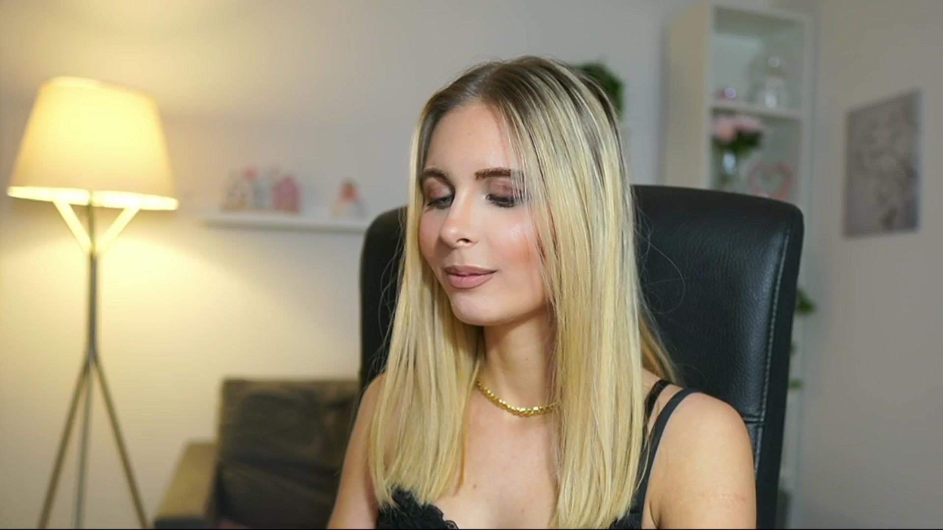 Gallery image thumbnail from Catecrago_'s myfreecams stream on, 05/10/2025, 11:27 image 8 of 20