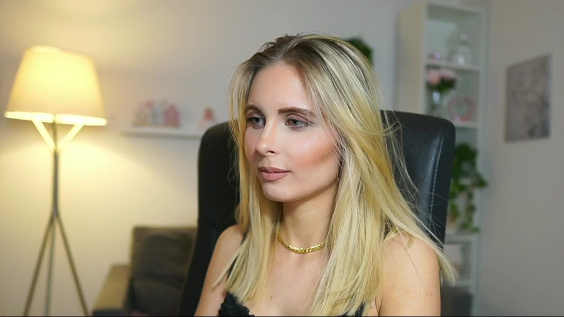 Gallery image thumbnail from Catecrago_'s myfreecams stream on, 05/10/2025, 11:27 image 19 of 20