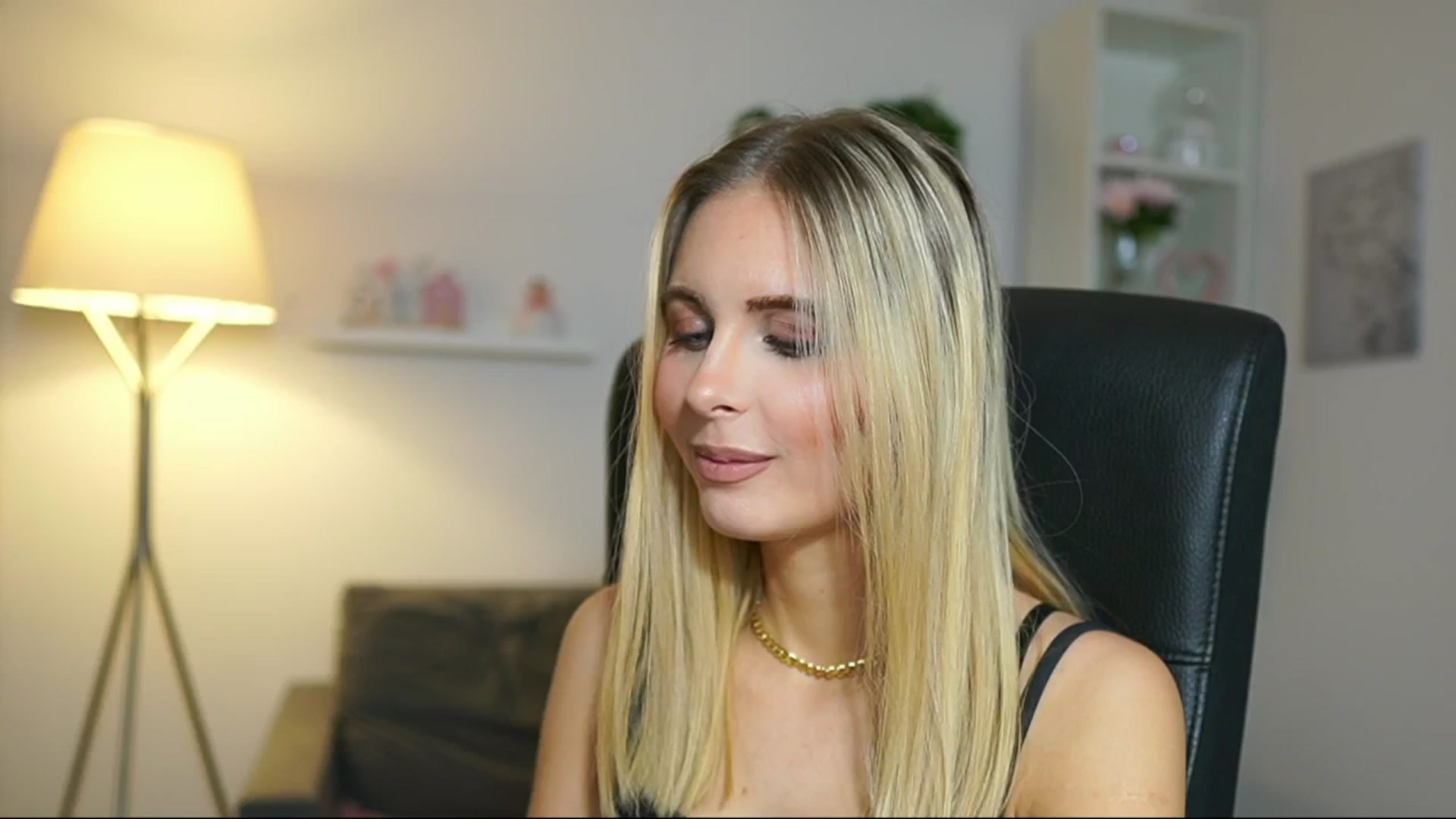 Gallery image thumbnail from Catecrago_'s myfreecams stream on, 05/10/2025, 11:27 image 13 of 20