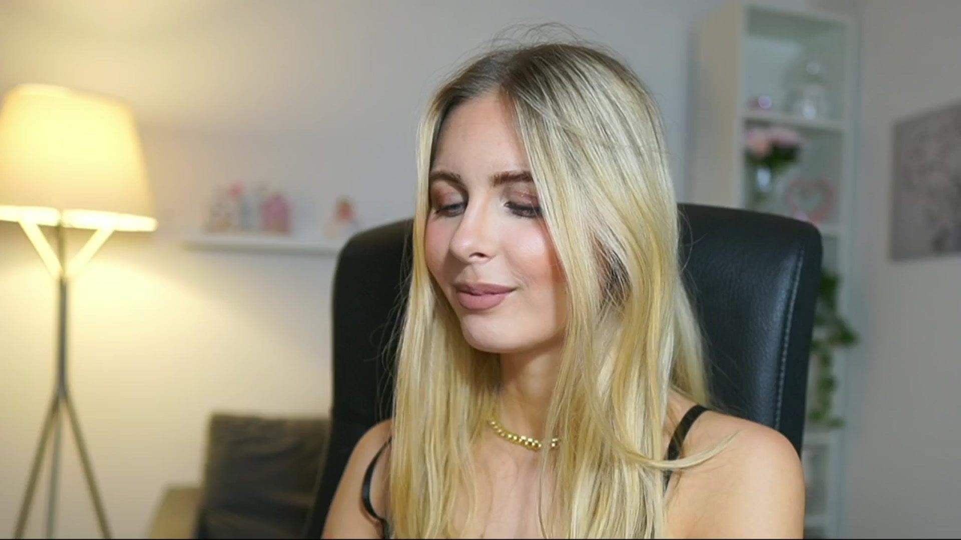 Gallery image thumbnail from Catecrago_'s myfreecams stream on, 05/14/2025, 13:22 image 9 of 20