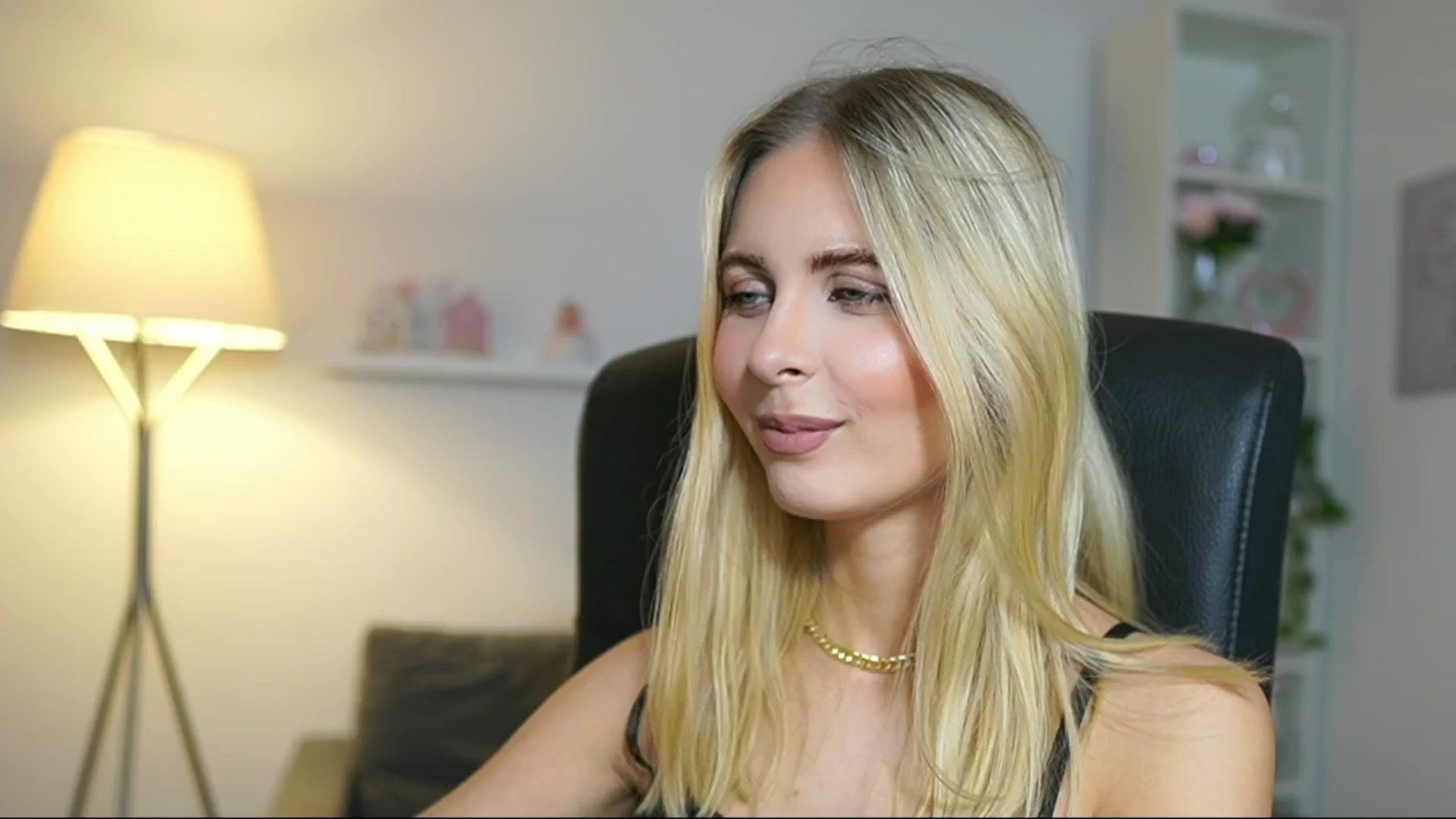 Gallery image thumbnail from Catecrago_'s myfreecams stream on, 05/14/2025, 13:22 image 1 of 20
