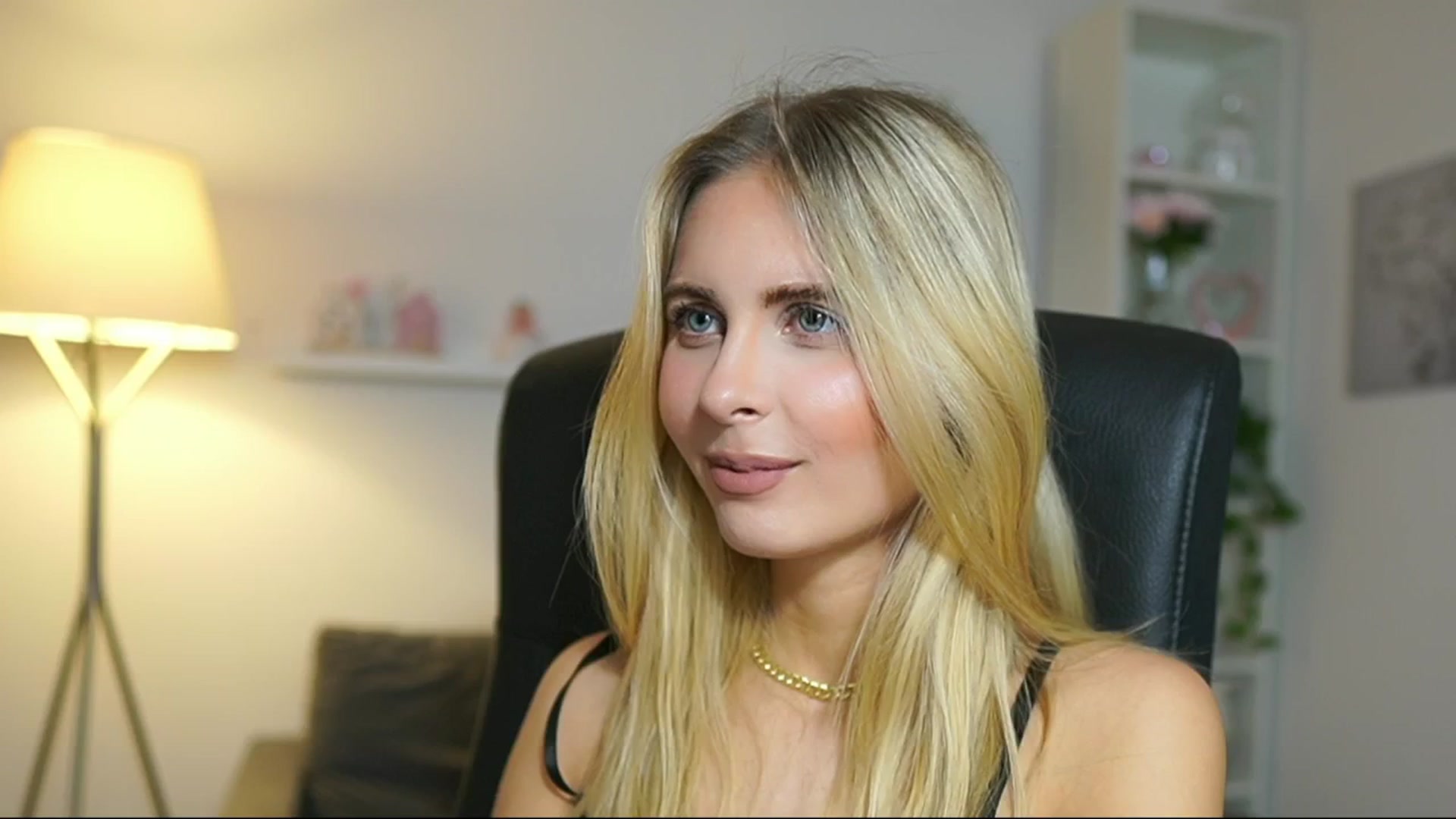 Gallery image thumbnail from Catecrago_'s myfreecams stream on, 05/14/2025, 13:22 image 14 of 20