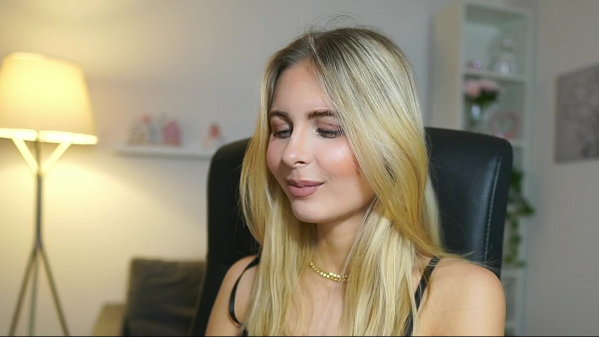 Gallery image thumbnail from Catecrago_'s myfreecams stream on, 05/14/2025, 13:22 image 10 of 20