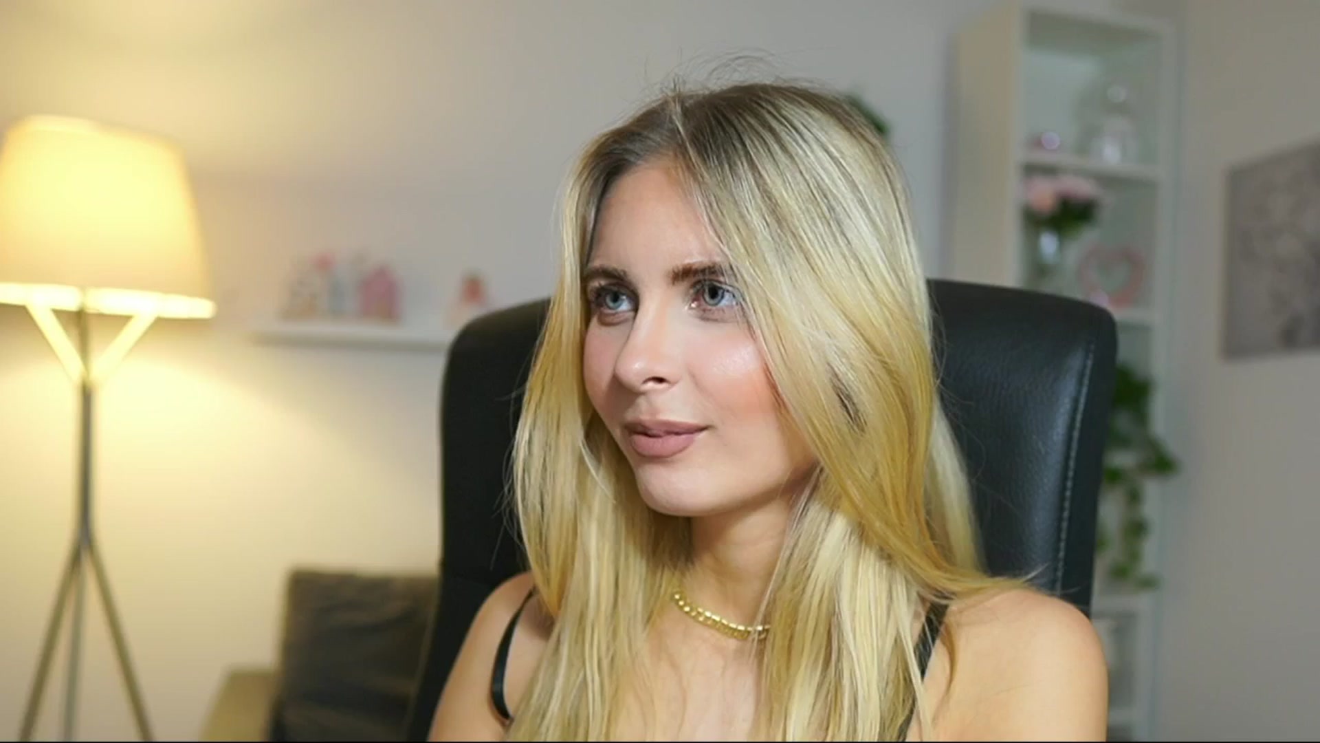 Gallery image thumbnail from Catecrago_'s myfreecams stream on, 05/14/2025, 13:22 image 16 of 20