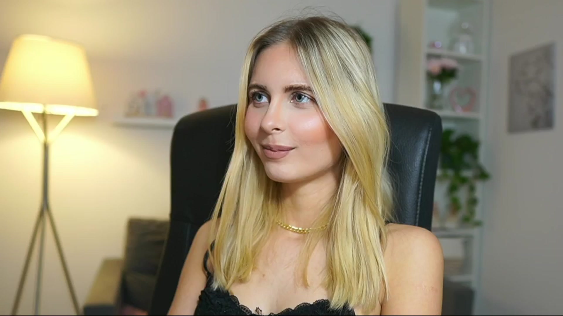 Gallery image thumbnail from Catecrago_'s myfreecams stream on, 05/14/2025, 14:23 image 15 of 20