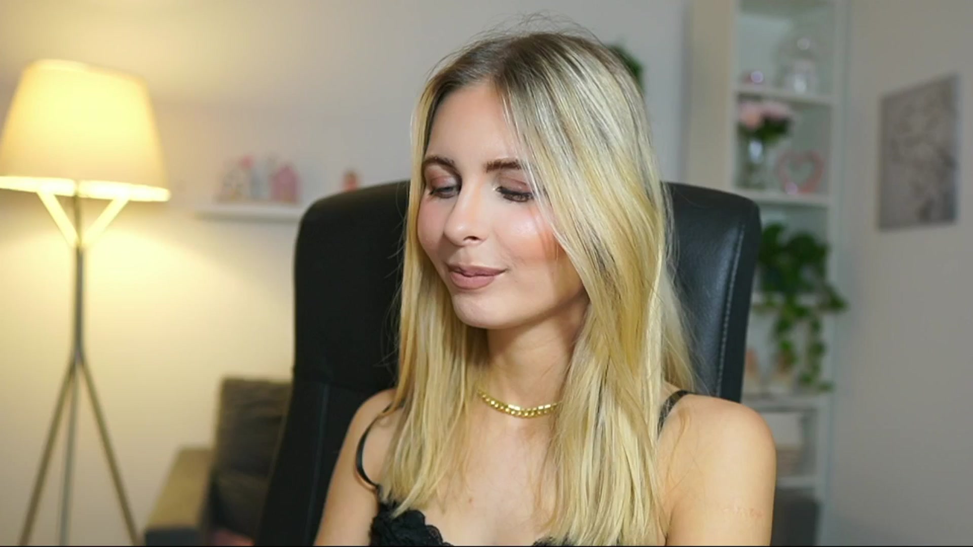 Gallery image thumbnail from Catecrago_'s myfreecams stream on, 05/14/2025, 14:23 image 1 of 20