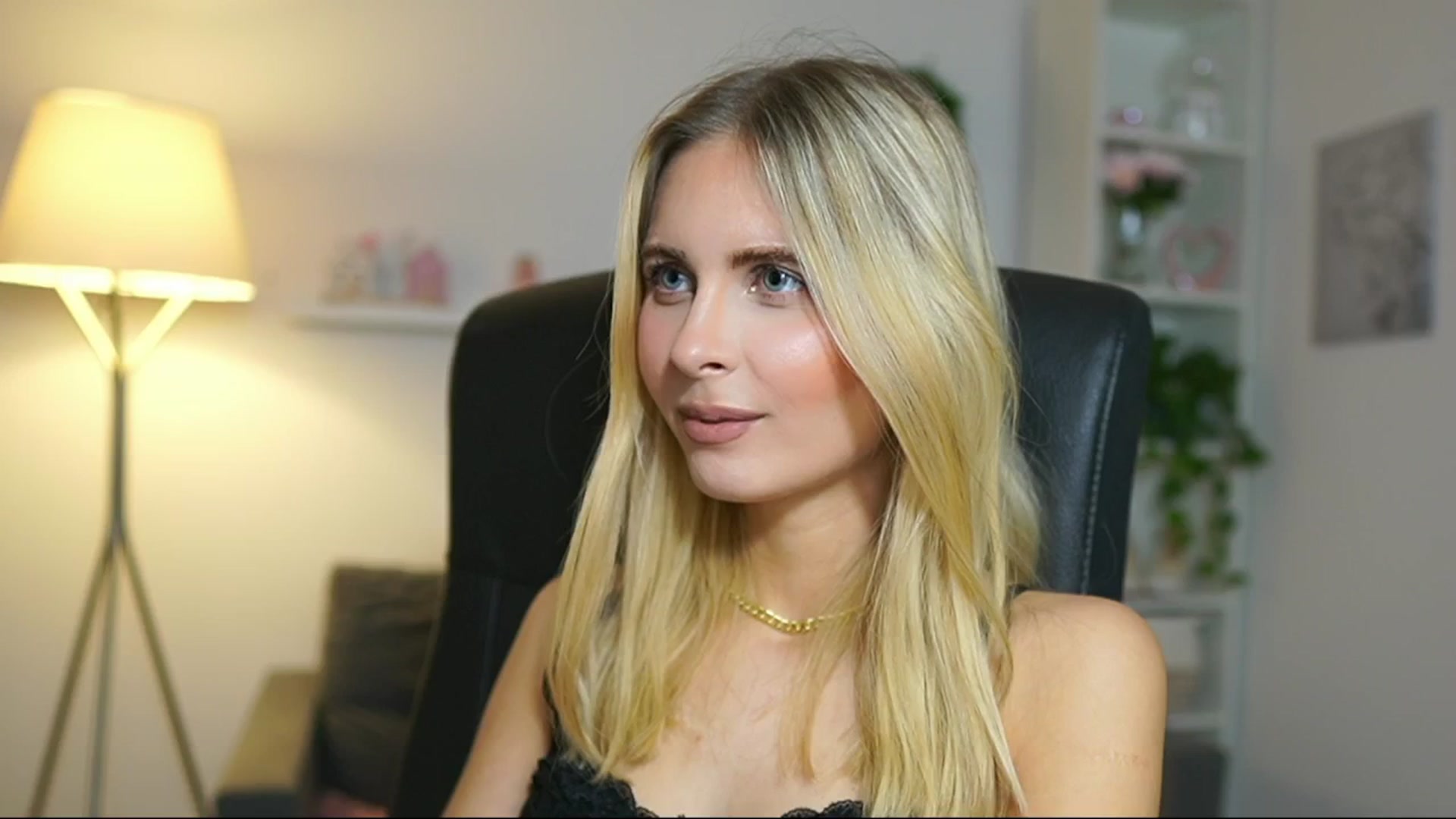 Gallery image thumbnail from Catecrago_'s myfreecams stream on, 05/14/2025, 14:23 image 18 of 20