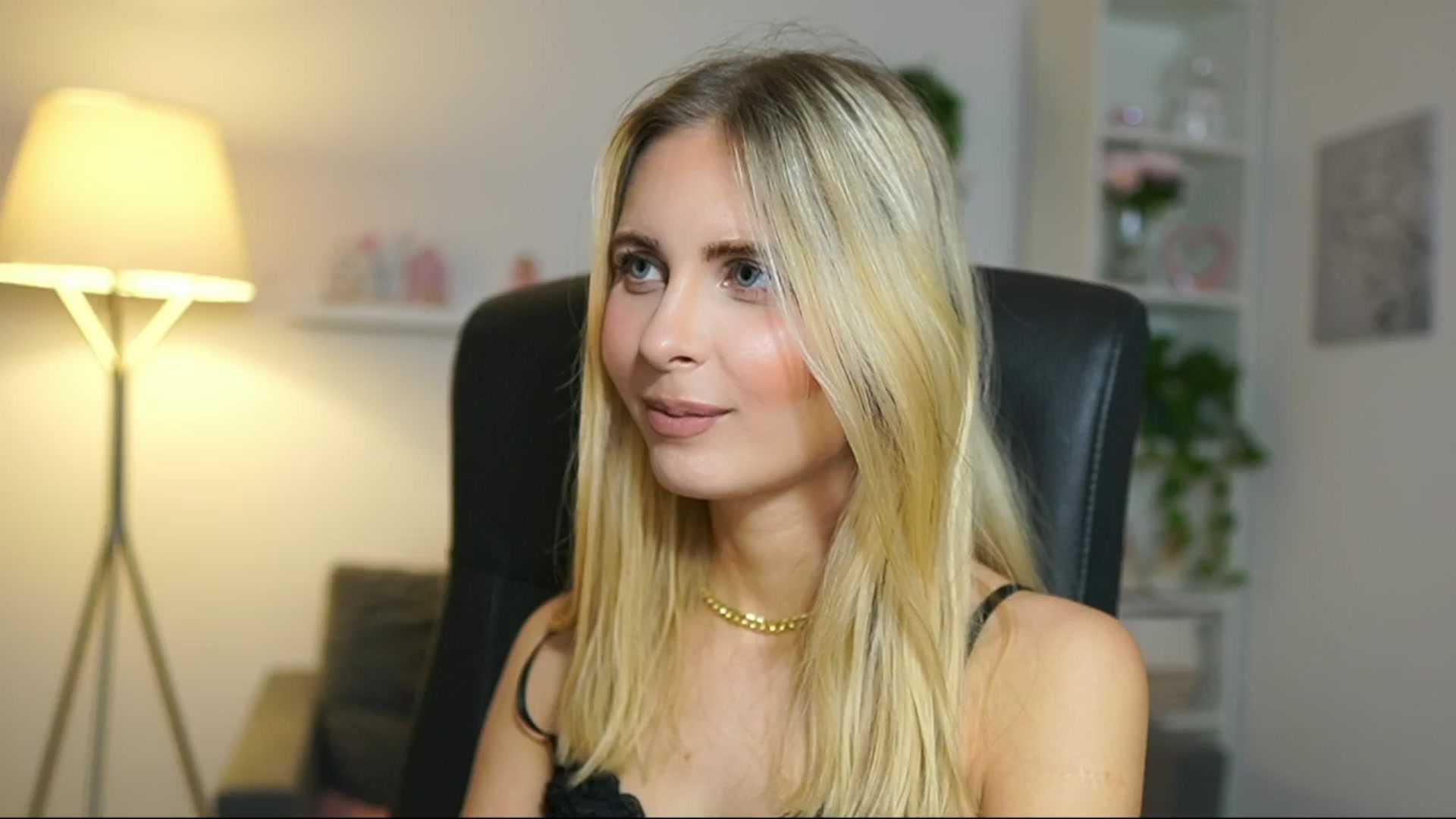 Gallery image thumbnail from Catecrago_'s myfreecams stream on, 05/14/2025, 14:23 image 3 of 20