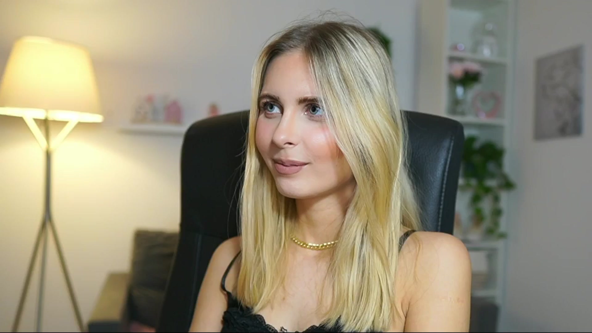 Gallery image thumbnail from Catecrago_'s myfreecams stream on, 05/14/2025, 14:23 image 4 of 20