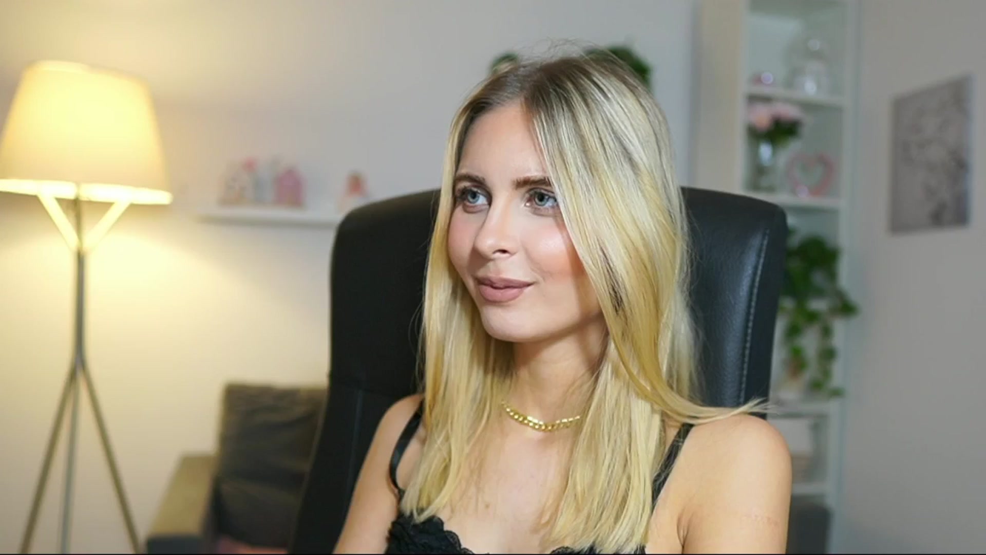 Gallery image thumbnail from Catecrago_'s myfreecams stream on, 05/14/2025, 14:23 image 8 of 20