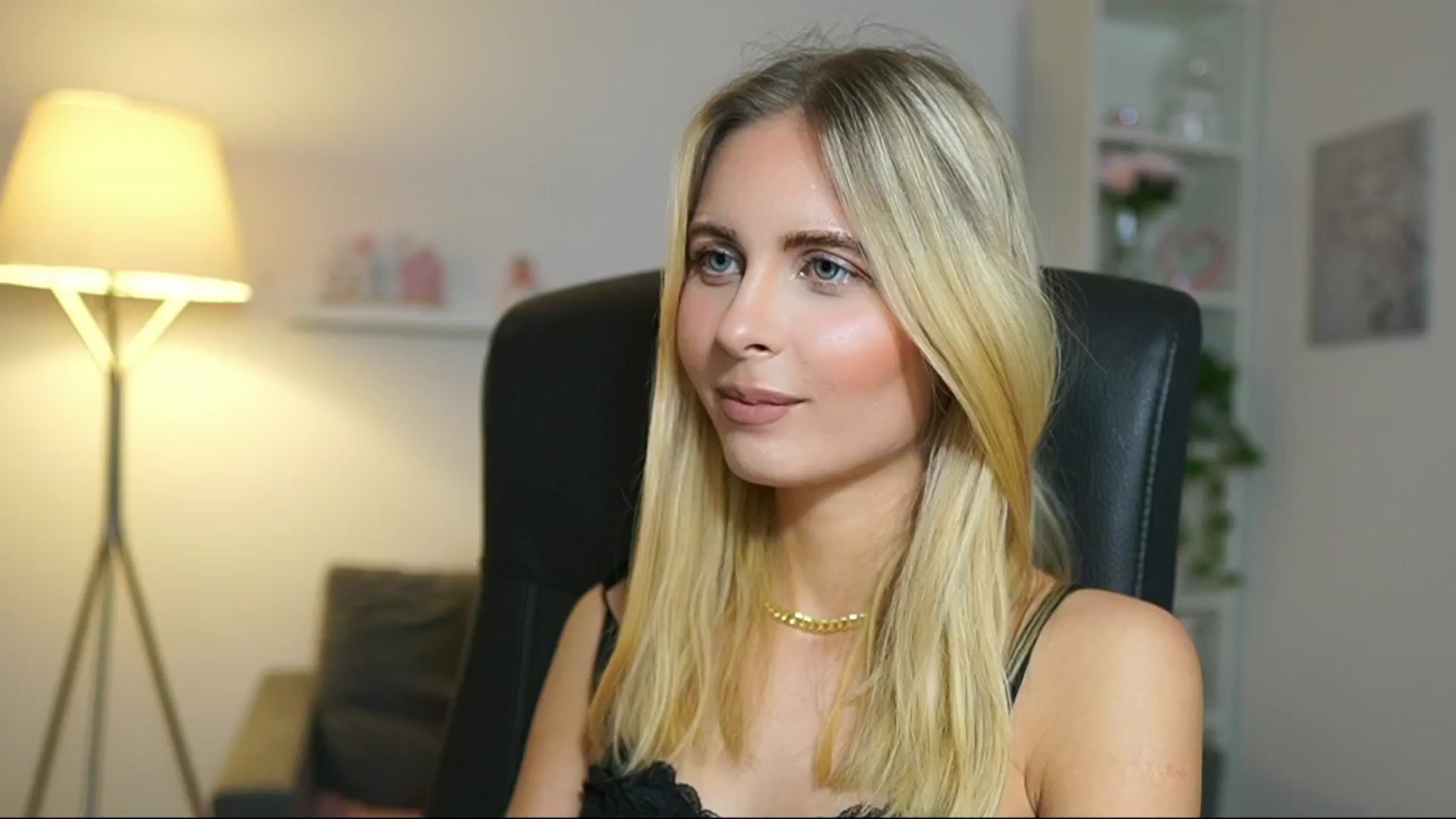 Gallery image thumbnail from Catecrago_'s myfreecams stream on, 05/14/2025, 15:10 image 20 of 20