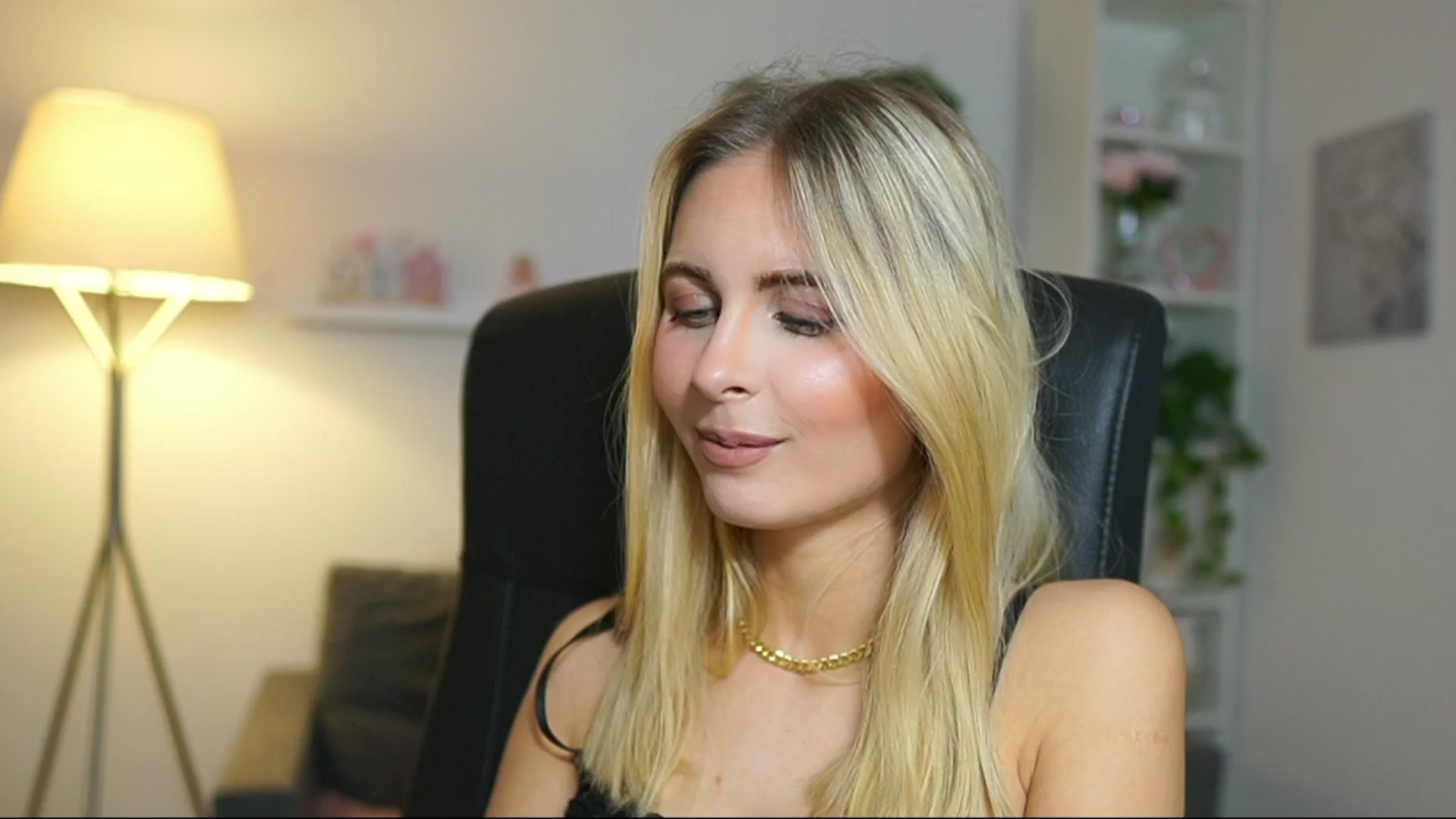 Gallery image thumbnail from Catecrago_'s myfreecams stream on, 05/14/2025, 15:10 image 3 of 20