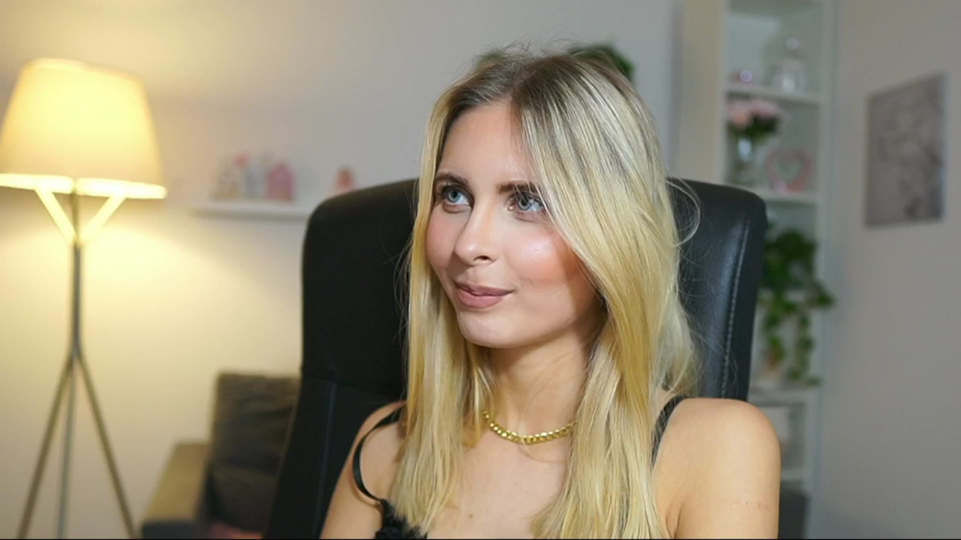 Gallery image thumbnail from Catecrago_'s myfreecams stream on, 05/14/2025, 15:10 image 4 of 20