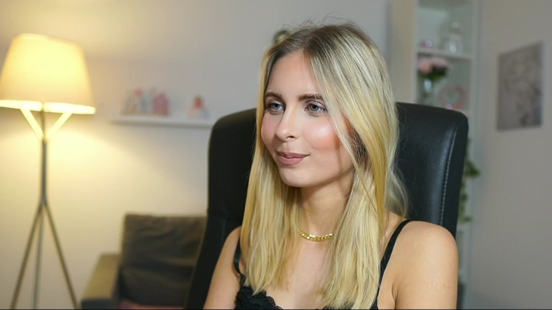 Gallery image thumbnail from Catecrago_'s myfreecams stream on, 05/14/2025, 15:10 image 19 of 20