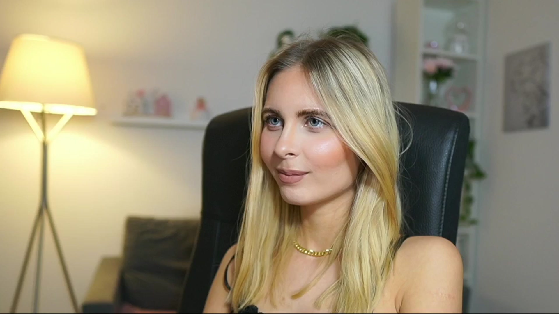 Gallery image thumbnail from Catecrago_'s myfreecams stream on, 05/14/2025, 15:10 image 9 of 20