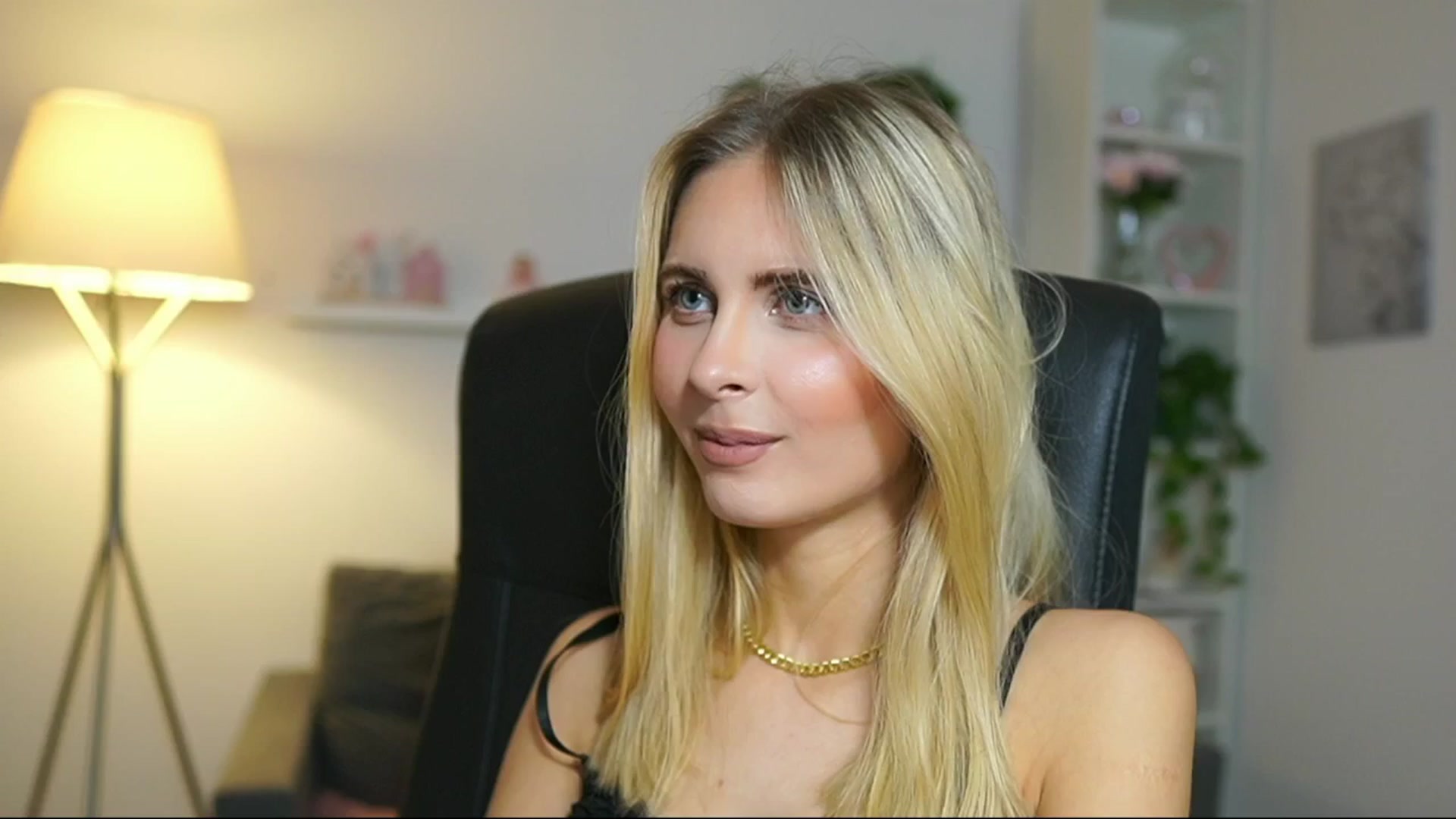 Gallery image thumbnail from Catecrago_'s myfreecams stream on, 05/14/2025, 15:10 image 5 of 20