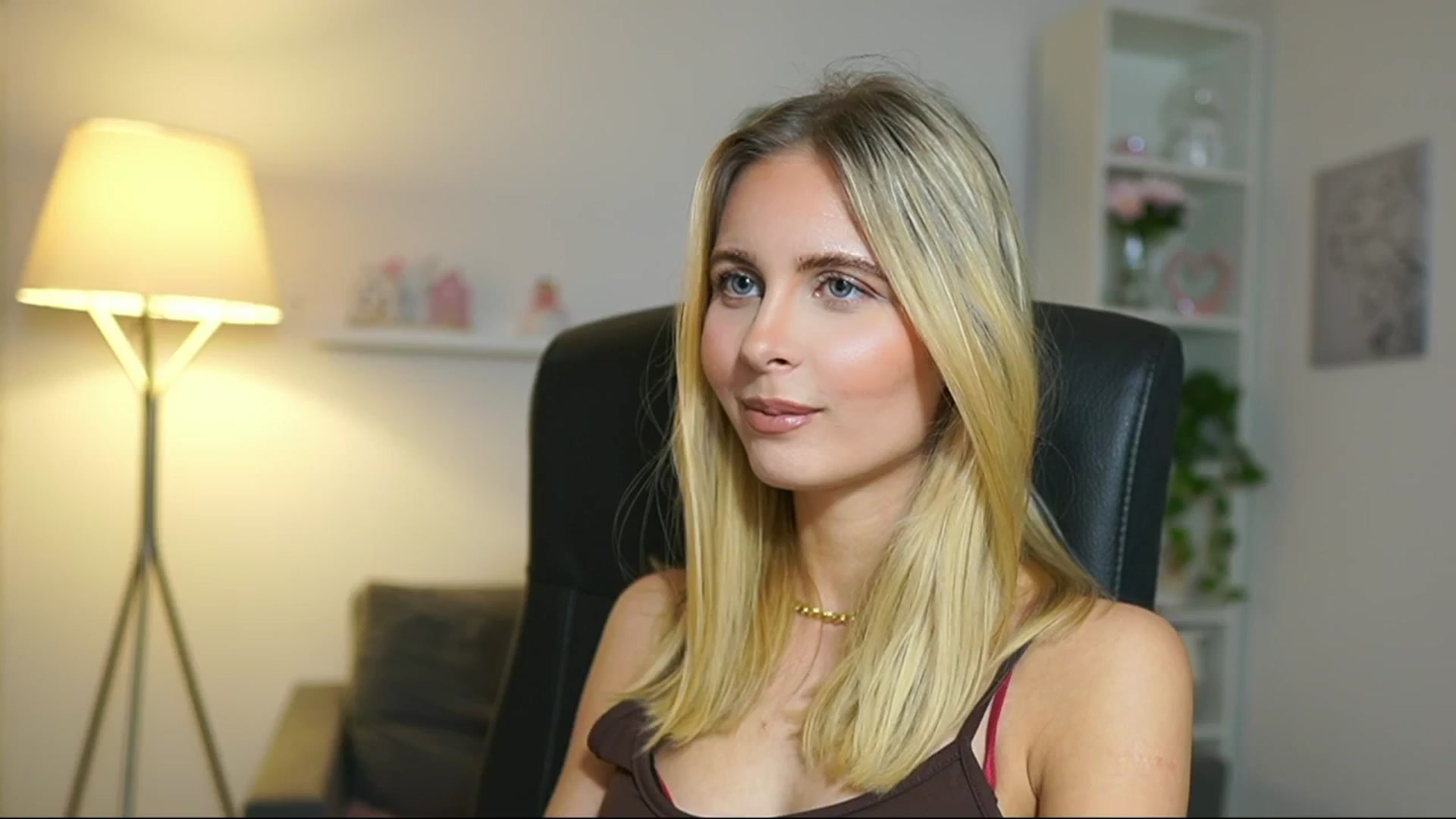 Gallery image thumbnail from Catecrago_'s myfreecams stream on, 05/15/2025, 14:35 image 4 of 20