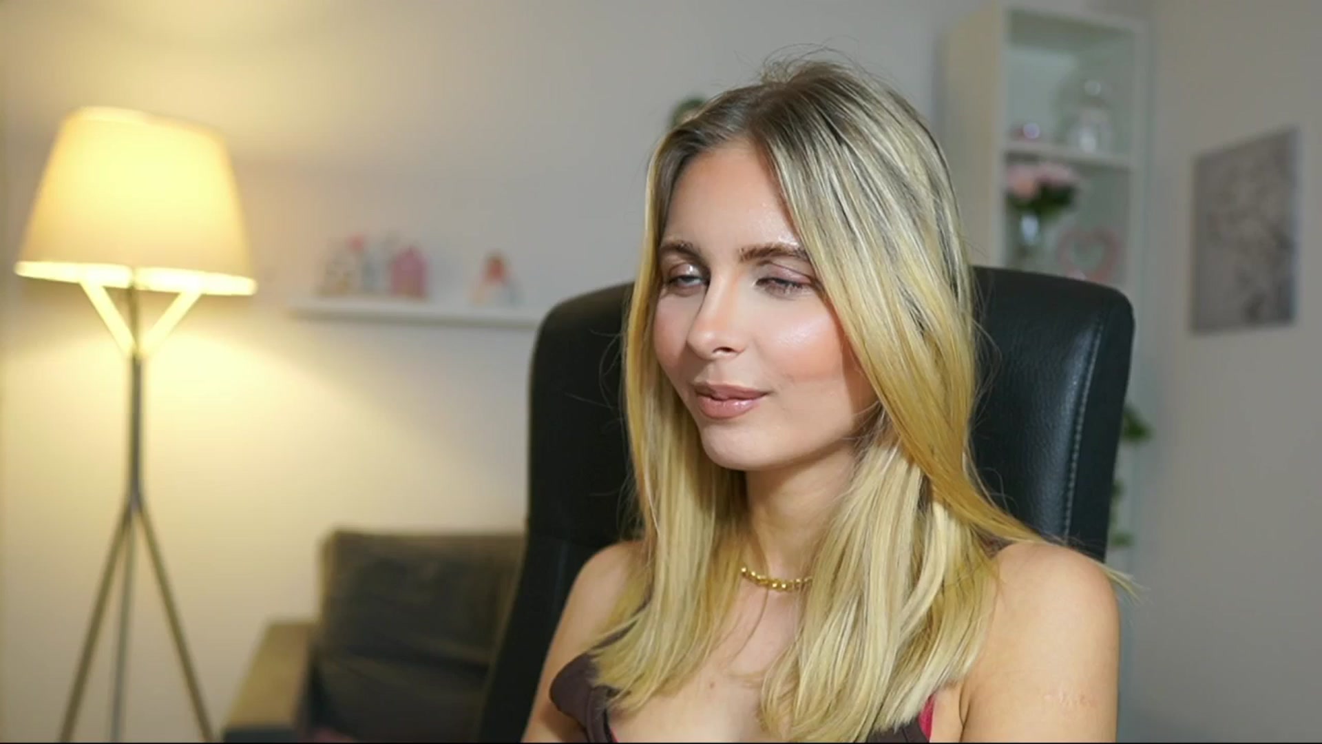 Gallery image thumbnail from Catecrago_'s myfreecams stream on, 05/15/2025, 14:35 image 12 of 20