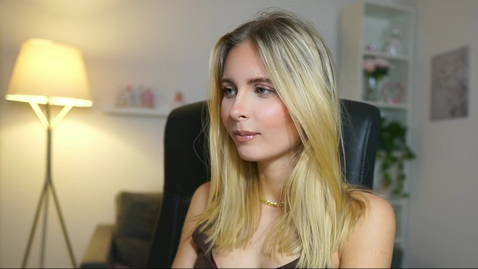 Gallery image thumbnail from Catecrago_'s myfreecams stream on, 05/15/2025, 14:35 image 3 of 20