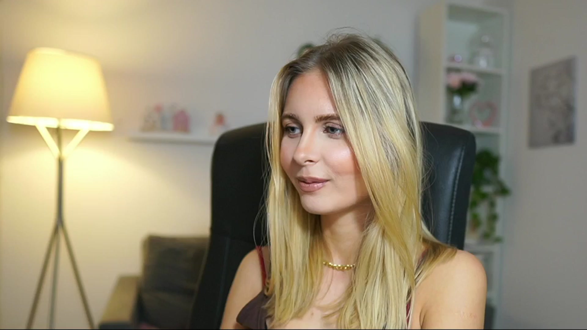 Gallery image thumbnail from Catecrago_'s myfreecams stream on, 05/15/2025, 14:35 image 9 of 20
