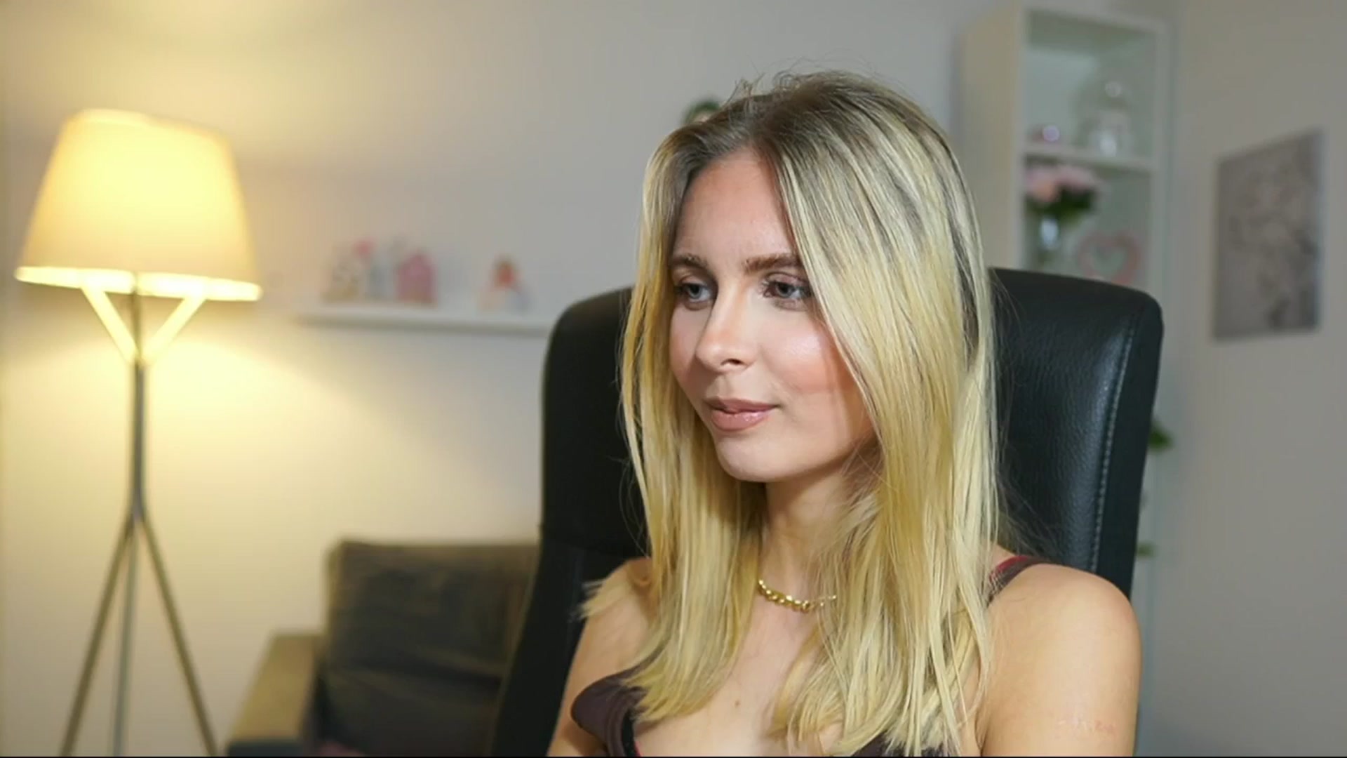 Gallery image thumbnail from Catecrago_'s myfreecams stream on, 05/15/2025, 14:35 image 18 of 20