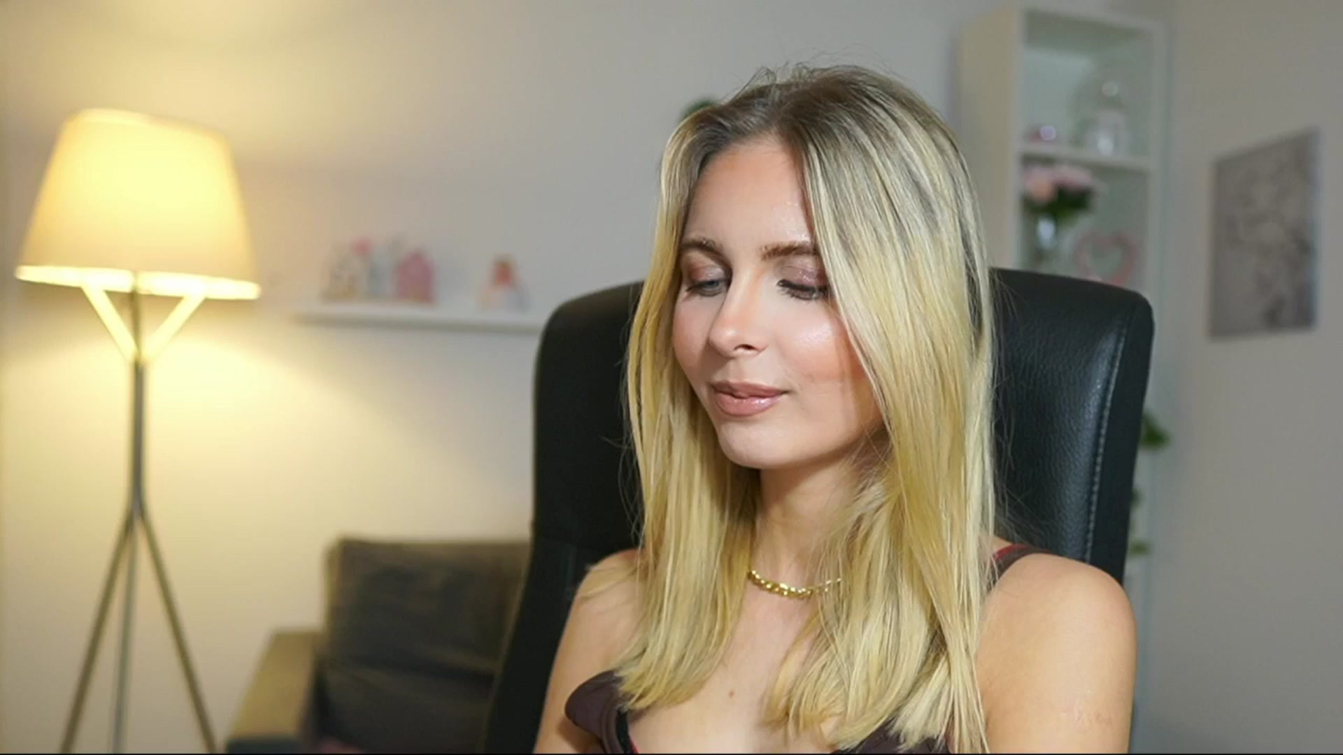 Gallery image thumbnail from Catecrago_'s myfreecams stream on, 05/15/2025, 14:35 image 17 of 20