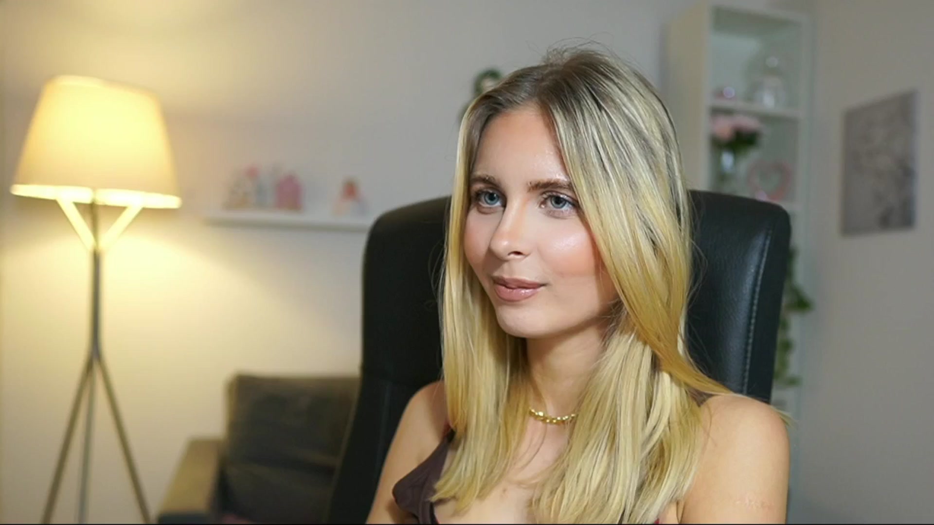Gallery image thumbnail from Catecrago_'s myfreecams stream on, 05/15/2025, 14:35 image 15 of 20