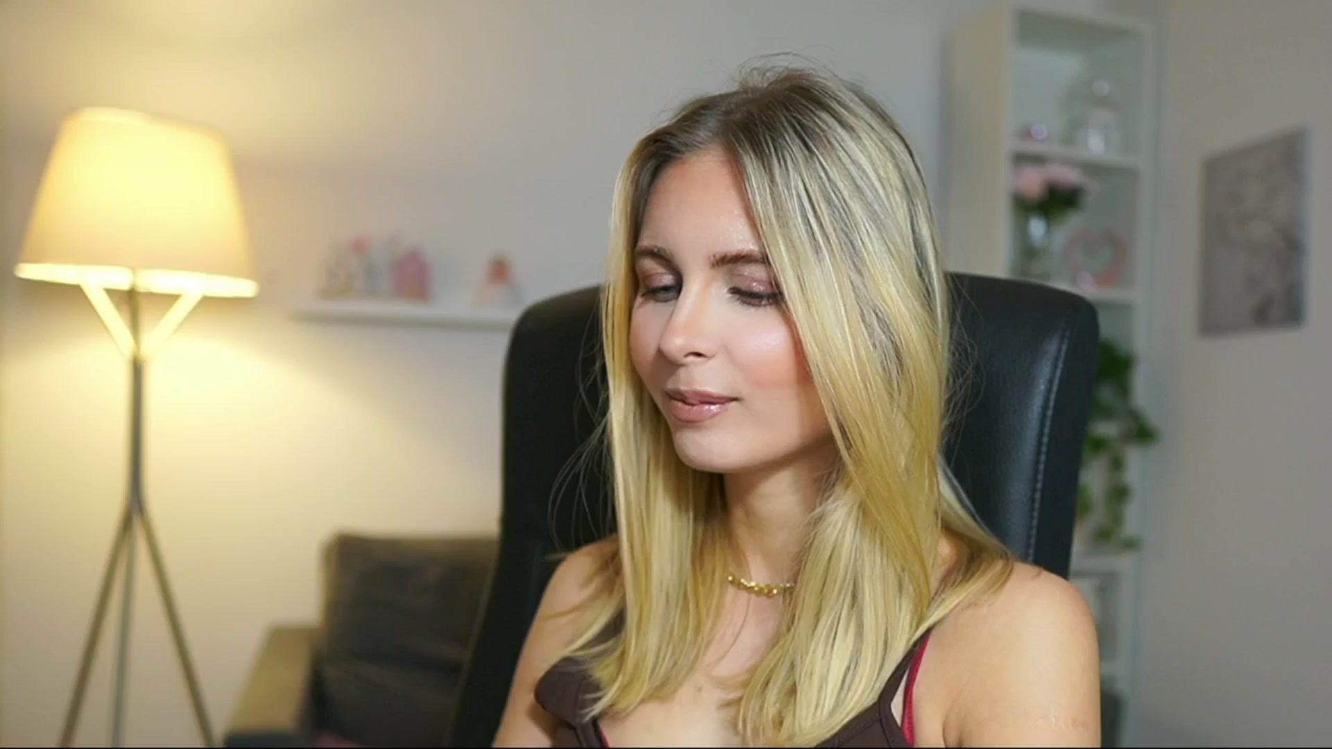 Gallery image thumbnail from Catecrago_'s myfreecams stream on, 05/15/2025, 14:35 image 5 of 20