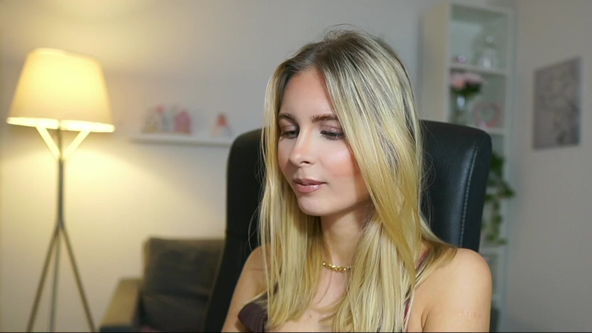 Gallery image thumbnail from Catecrago_'s myfreecams stream on, 05/15/2025, 14:35 image 7 of 20