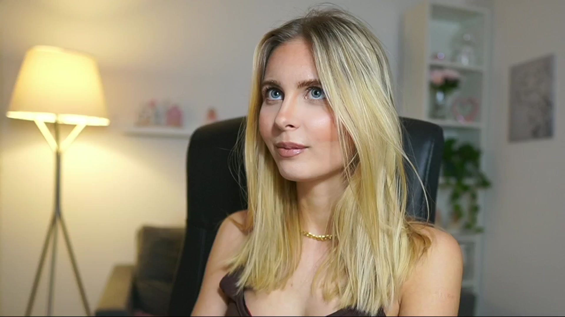 Gallery image thumbnail from Catecrago_'s myfreecams stream on, 05/15/2025, 14:35 image 1 of 20