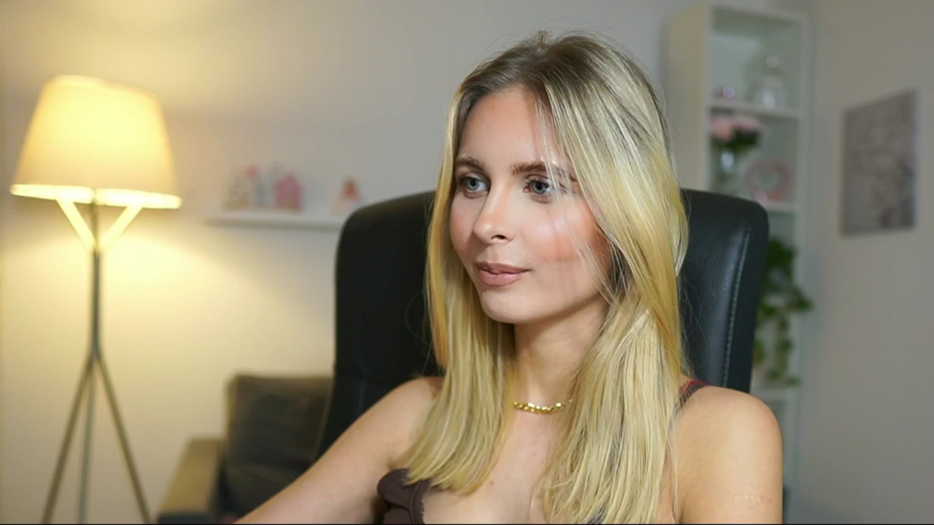 Gallery image thumbnail from Catecrago_'s myfreecams stream on, 05/15/2025, 15:11 image 2 of 20