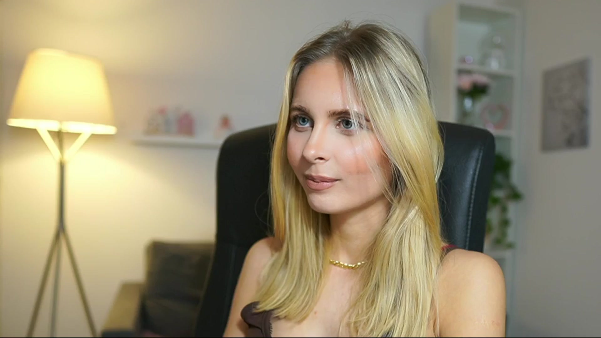 Gallery image thumbnail from Catecrago_'s myfreecams stream on, 05/15/2025, 15:11 image 6 of 20