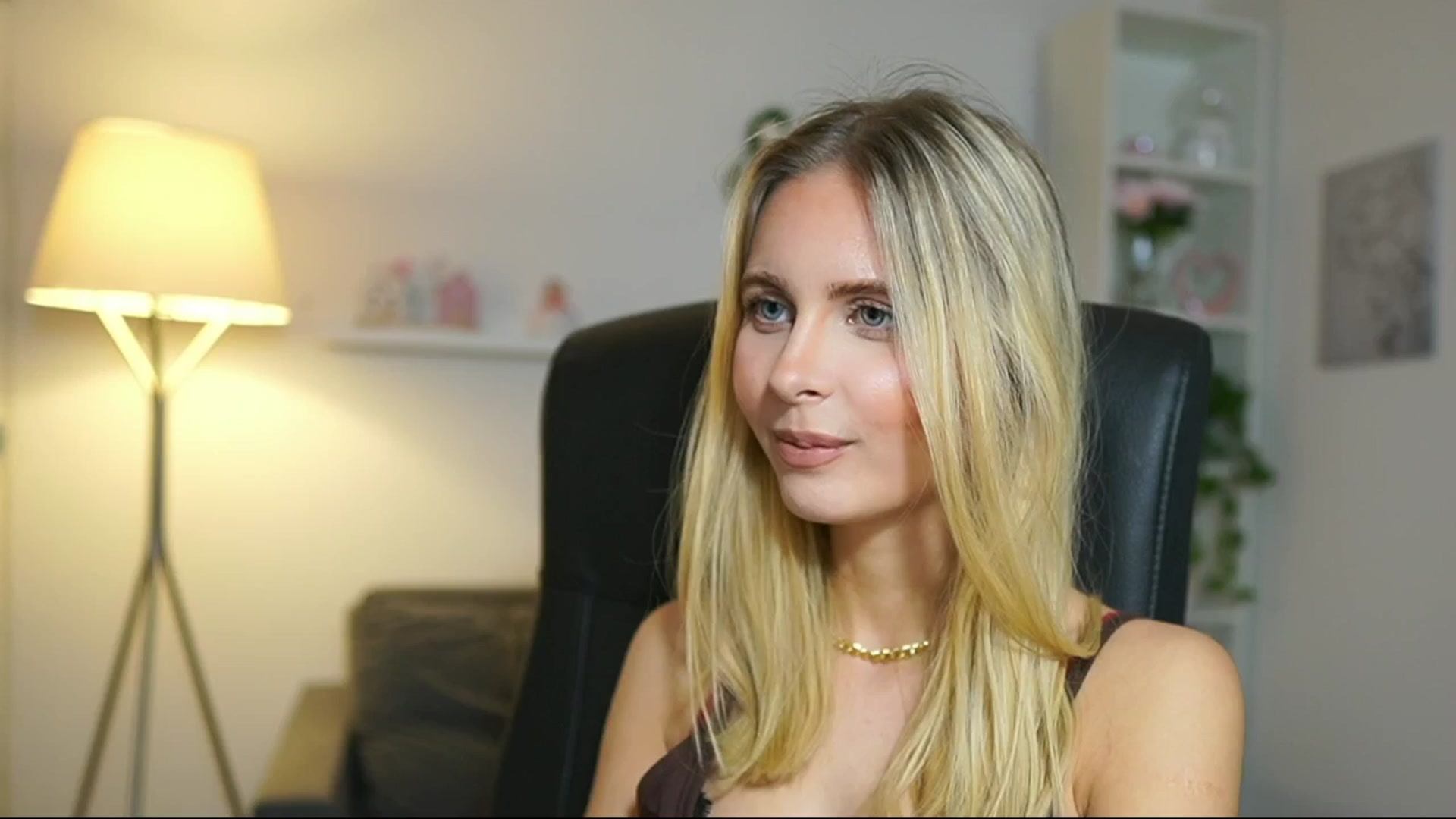 Gallery image thumbnail from Catecrago_'s myfreecams stream on, 05/15/2025, 15:52 image 17 of 20