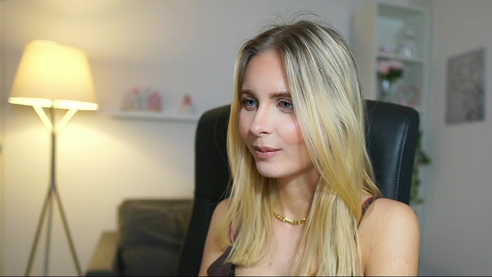 Gallery image thumbnail from Catecrago_'s myfreecams stream on, 05/15/2025, 15:52 image 6 of 20